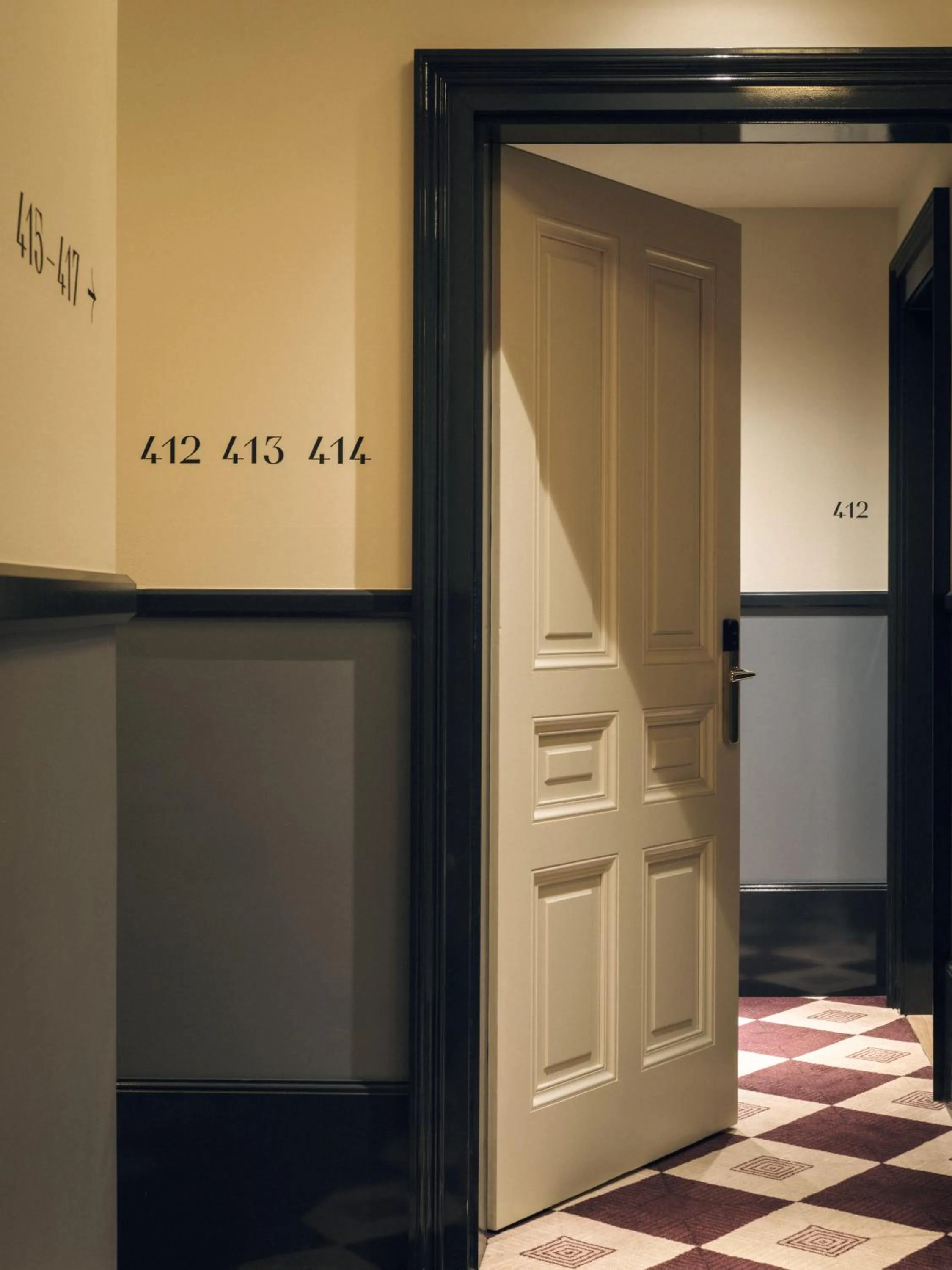 Family in Sir Prague, part of Sircle Collection