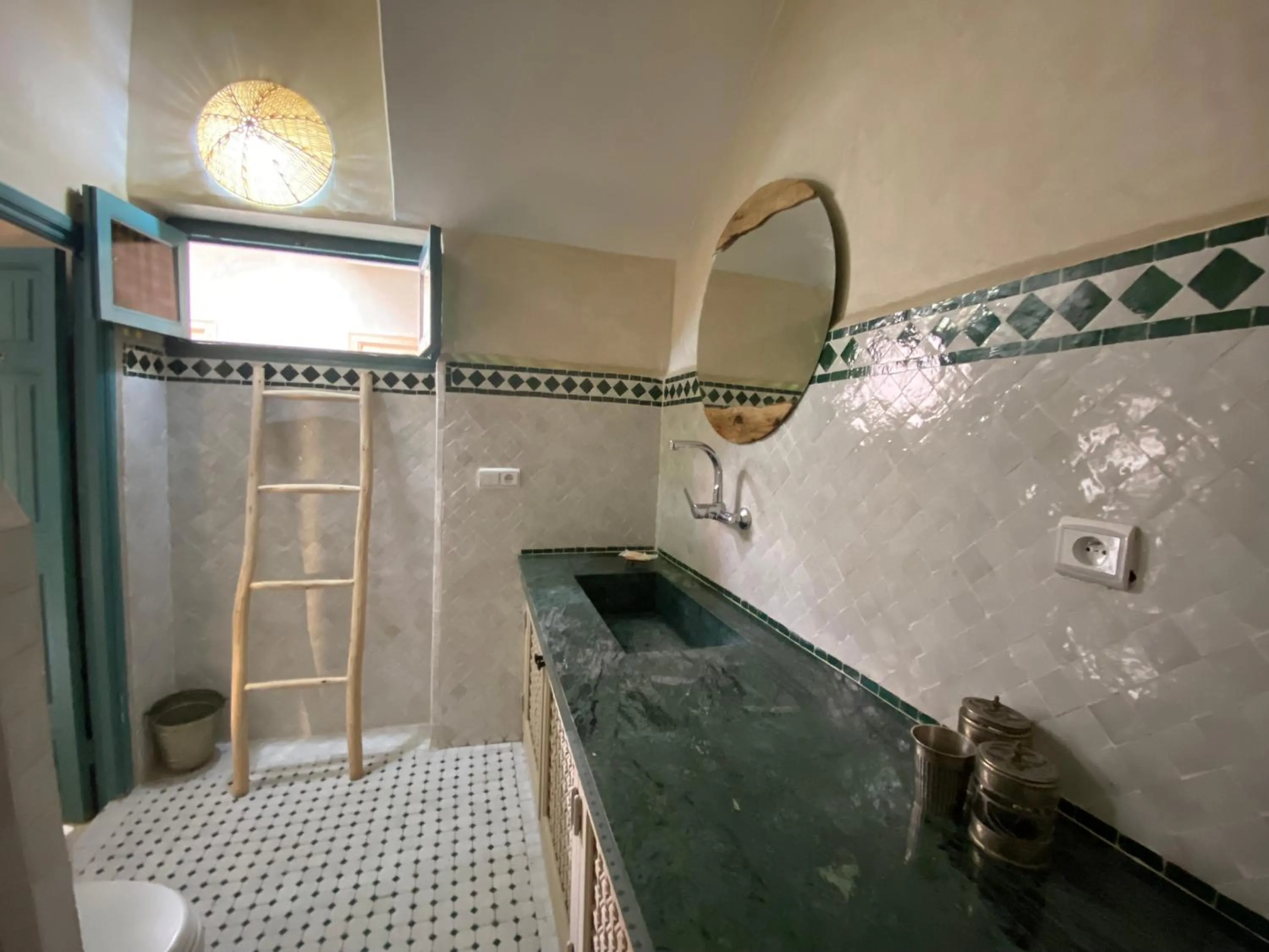 Shower in Riad Dar Khalti Privatisation