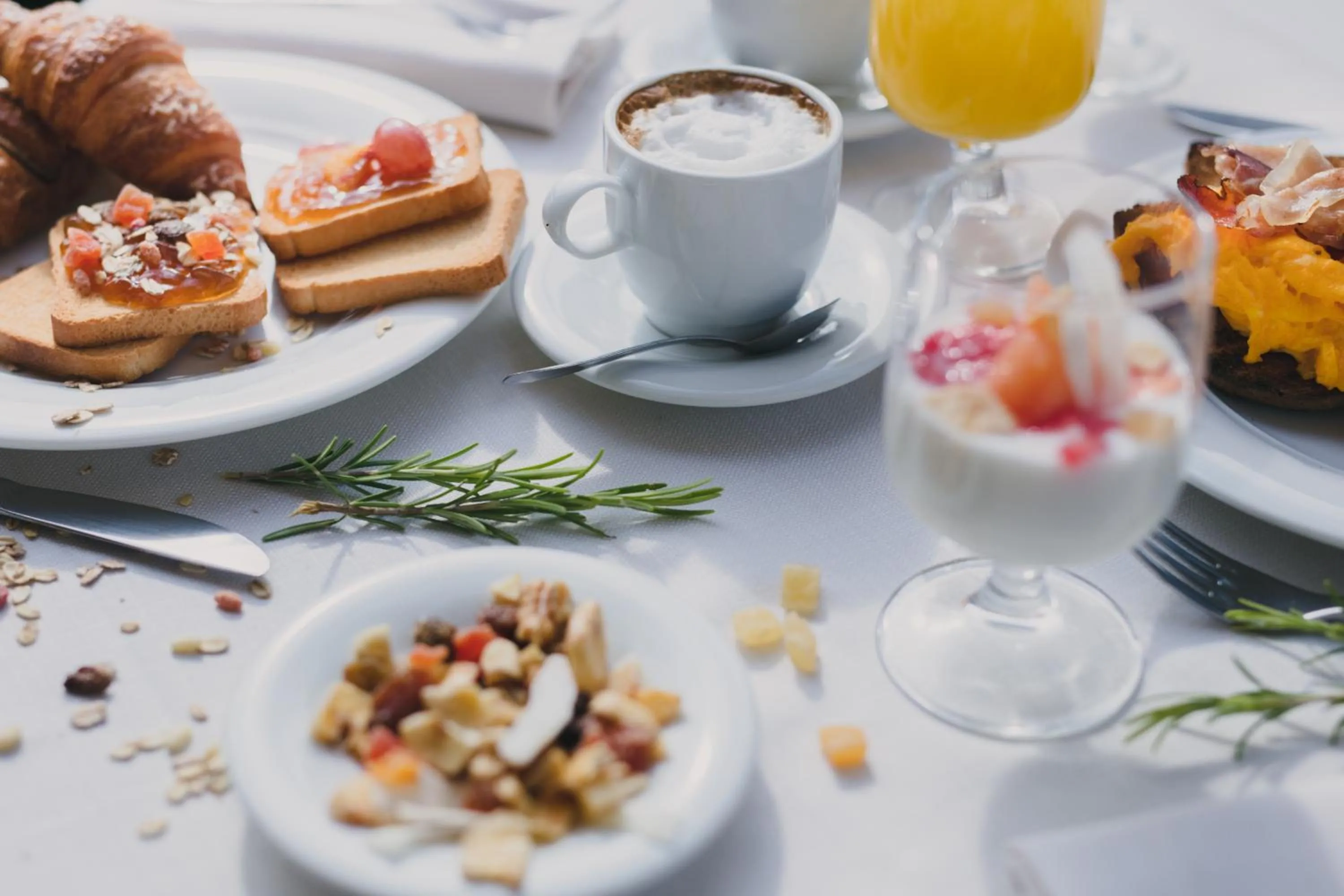 Buffet breakfast in Hotel La Bussola