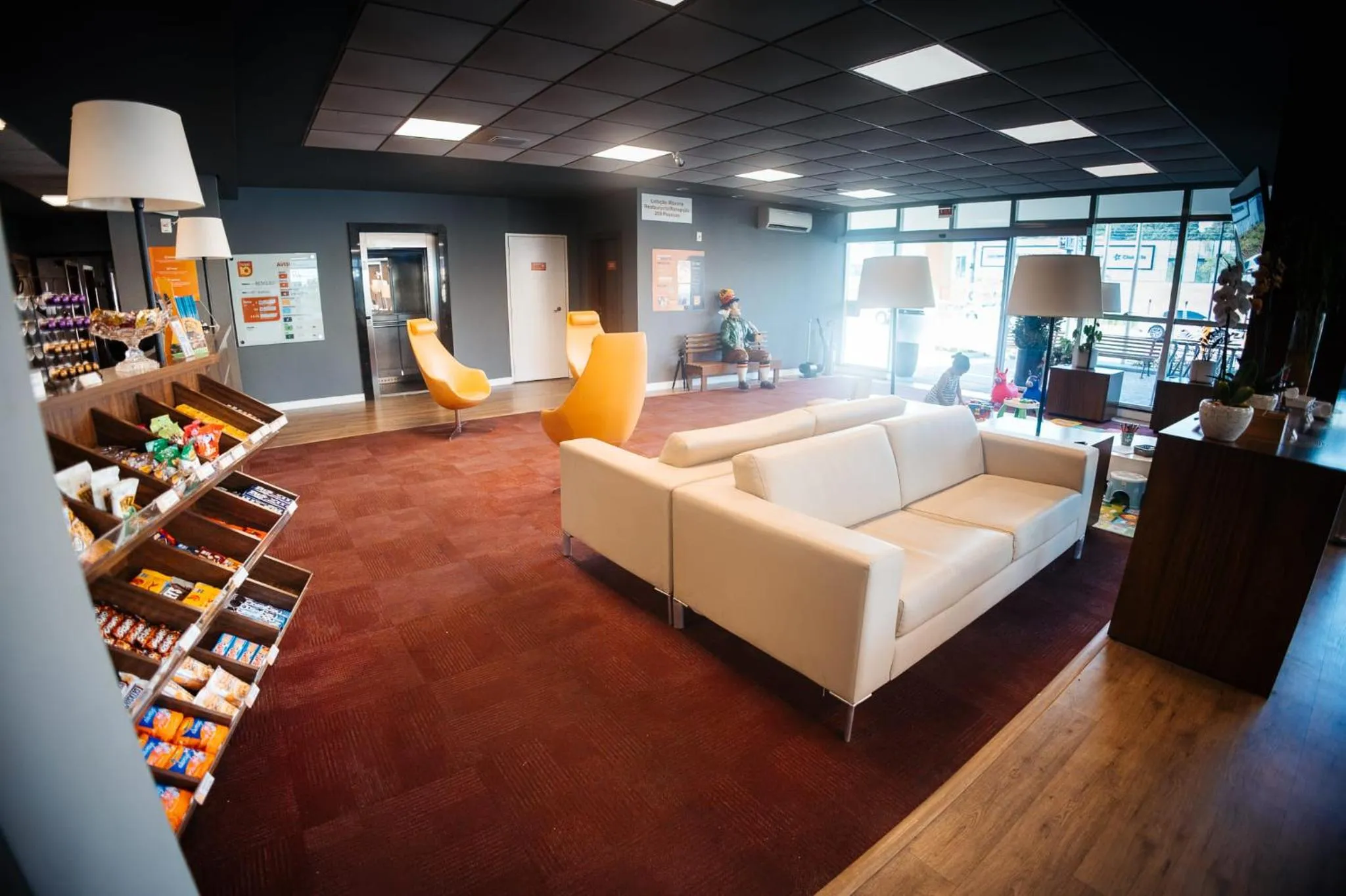 Seating area in Hotel 10 Blumenau