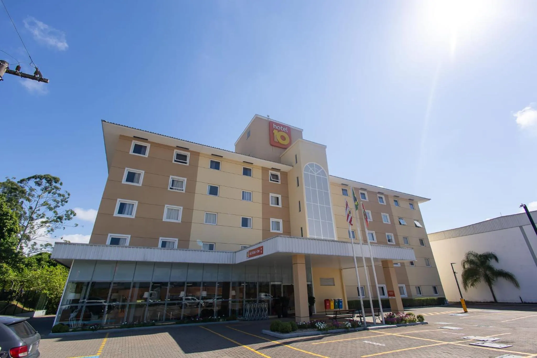 Property building in Hotel 10 Blumenau