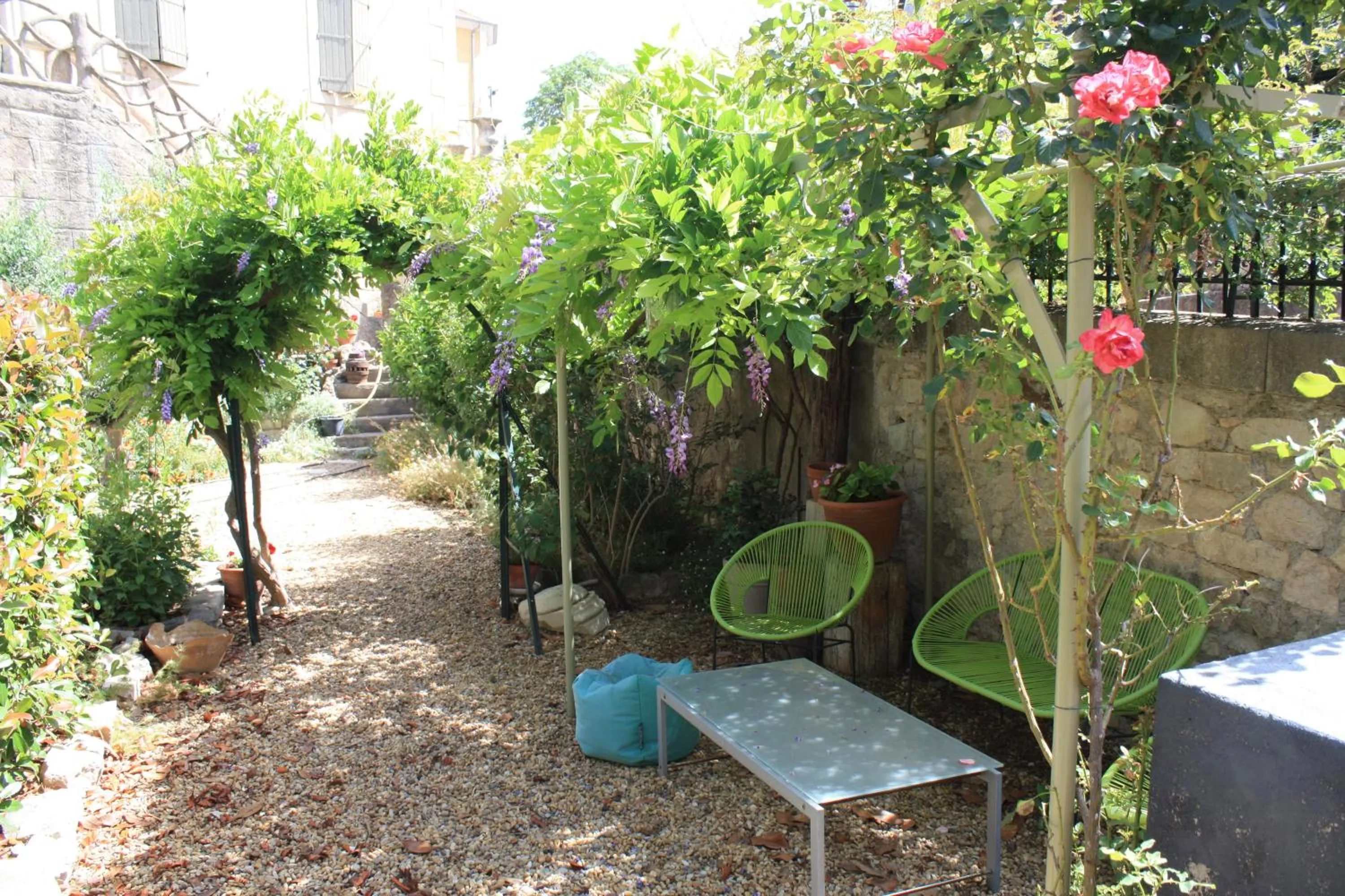 Summer in Clos du Magnolia