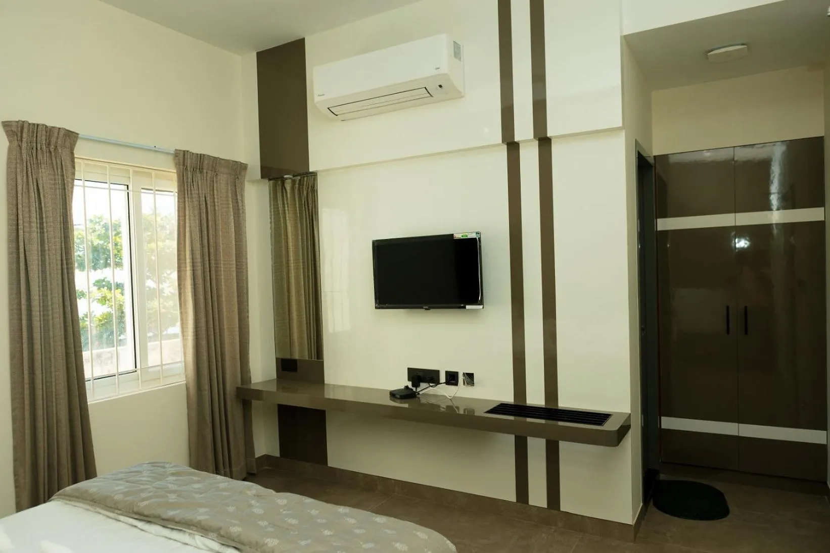 TV and multimedia, Bed in MAS Residency