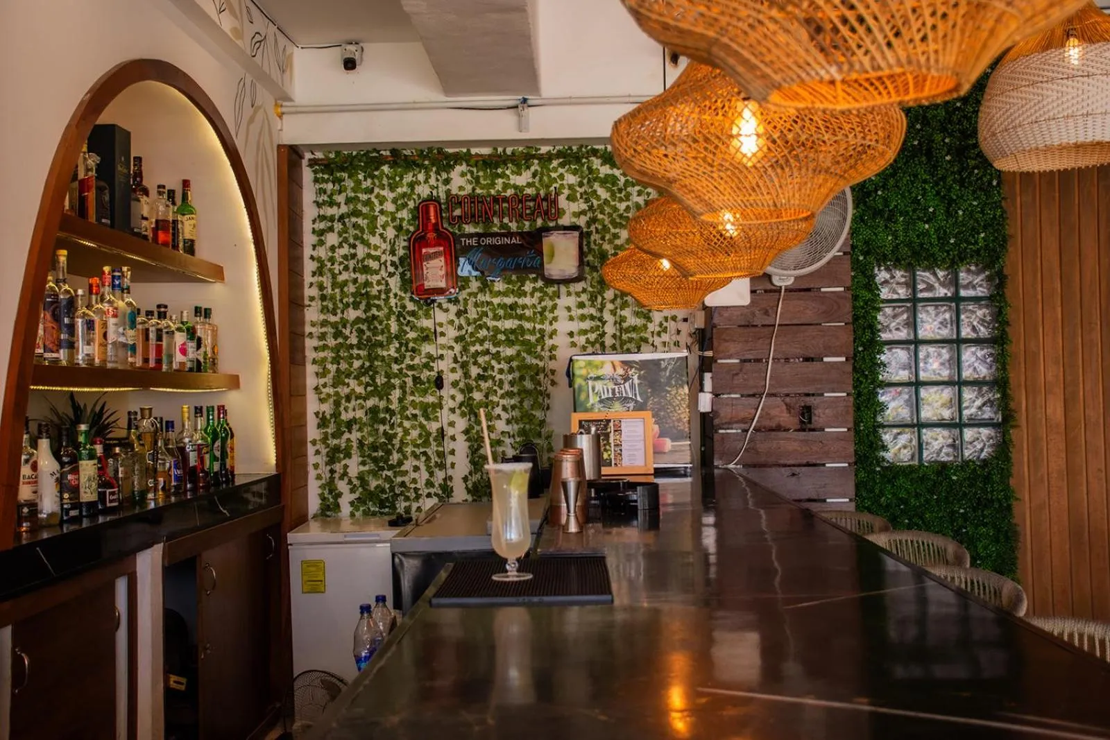 Nightclub / DJ in Cache Hotel Boutique - Adults Only