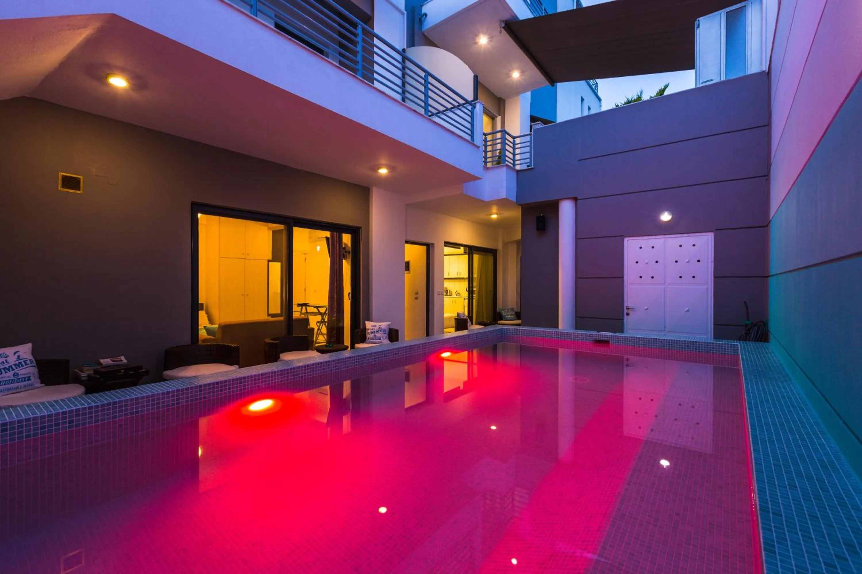 Swimming pool in Rethymno Hills Apartments