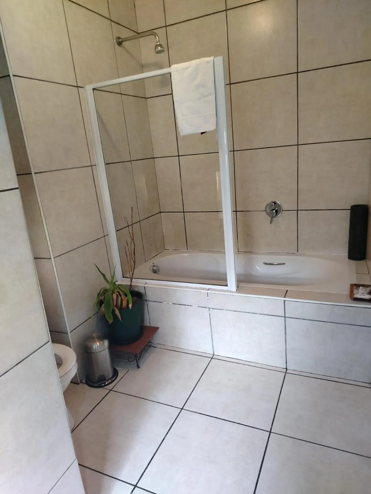 Bathroom in 84 on Fourth Guest House