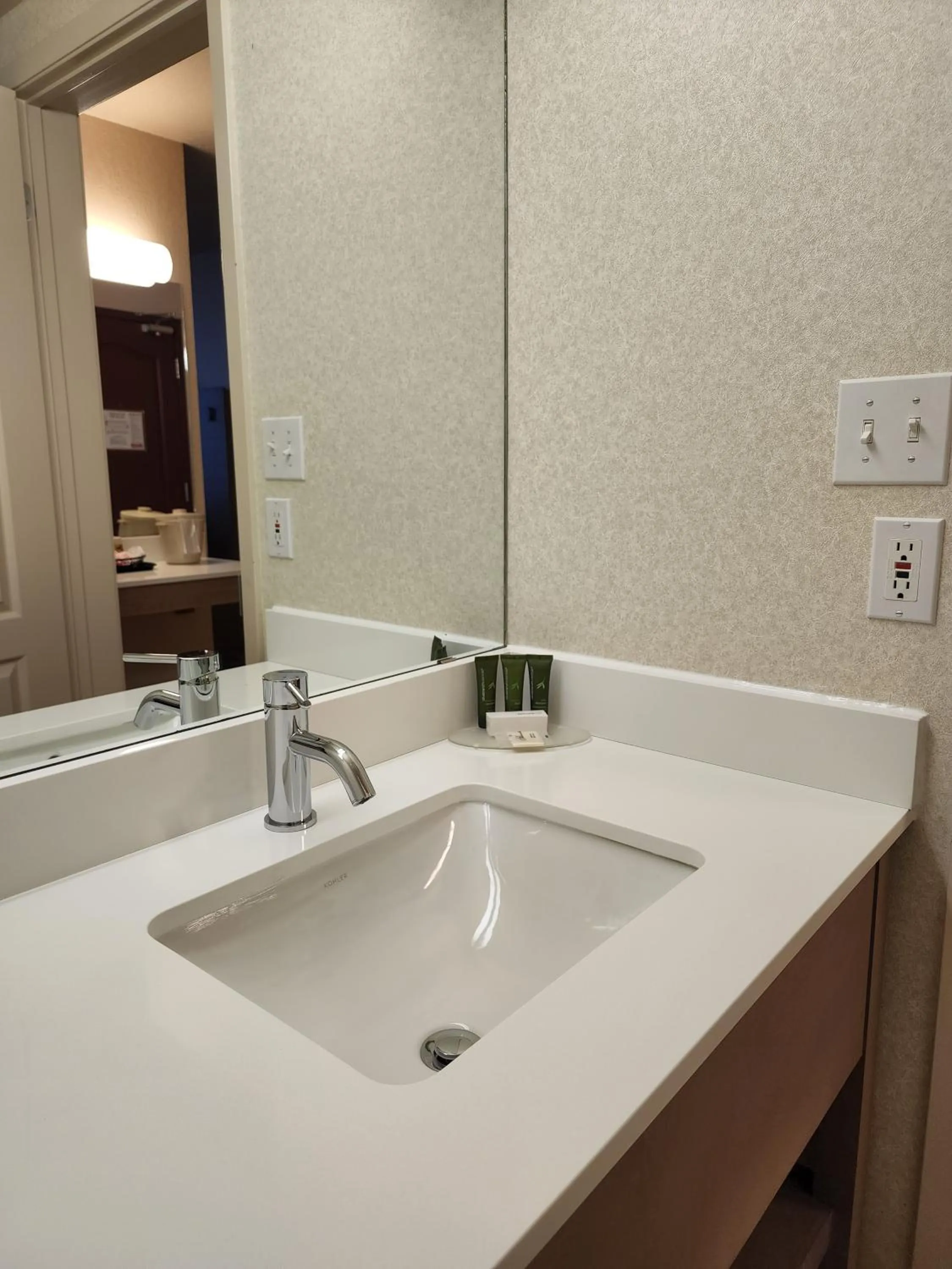 Bathroom in Gold Circle Inn