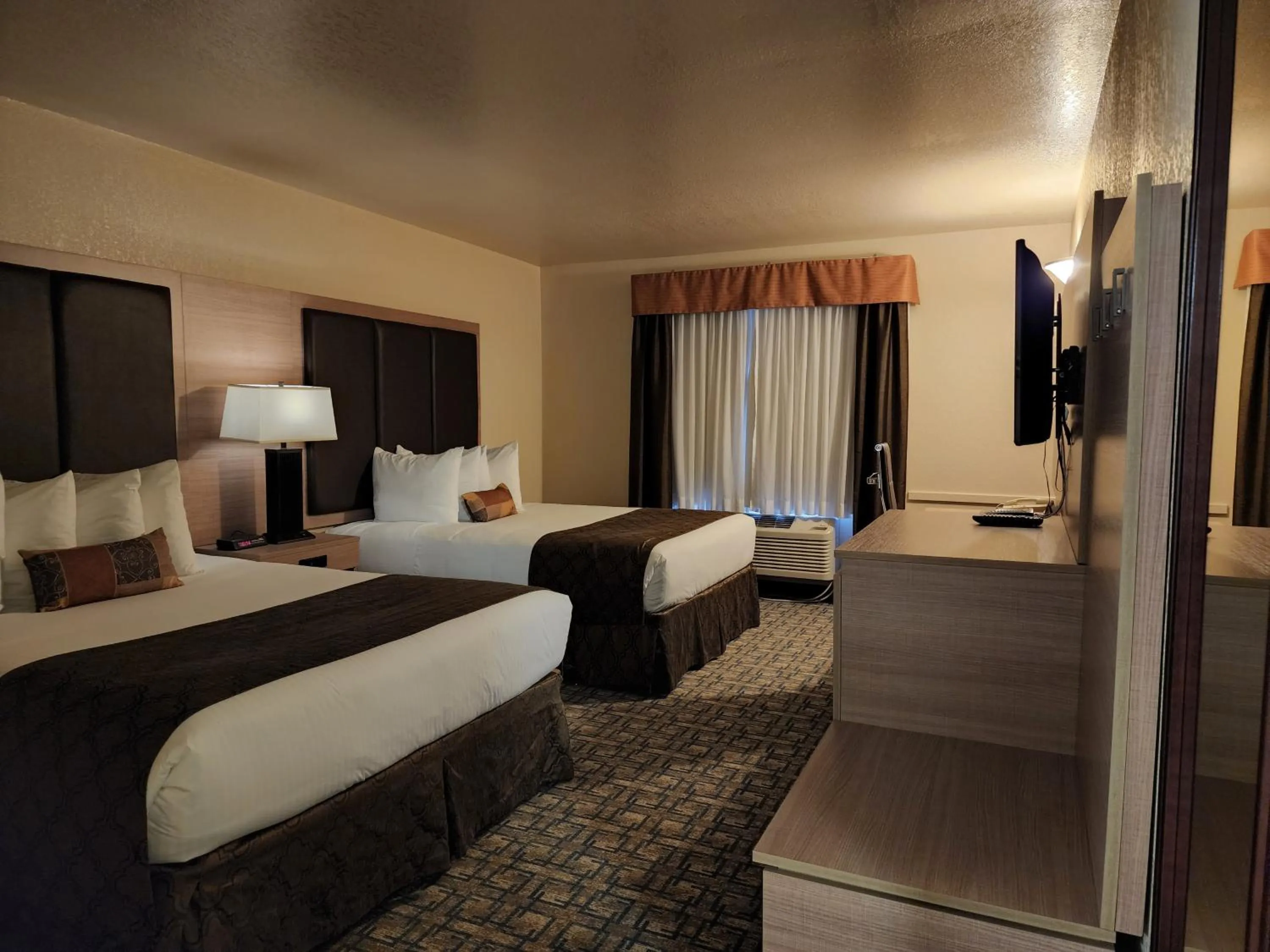 Bed in Gold Circle Inn