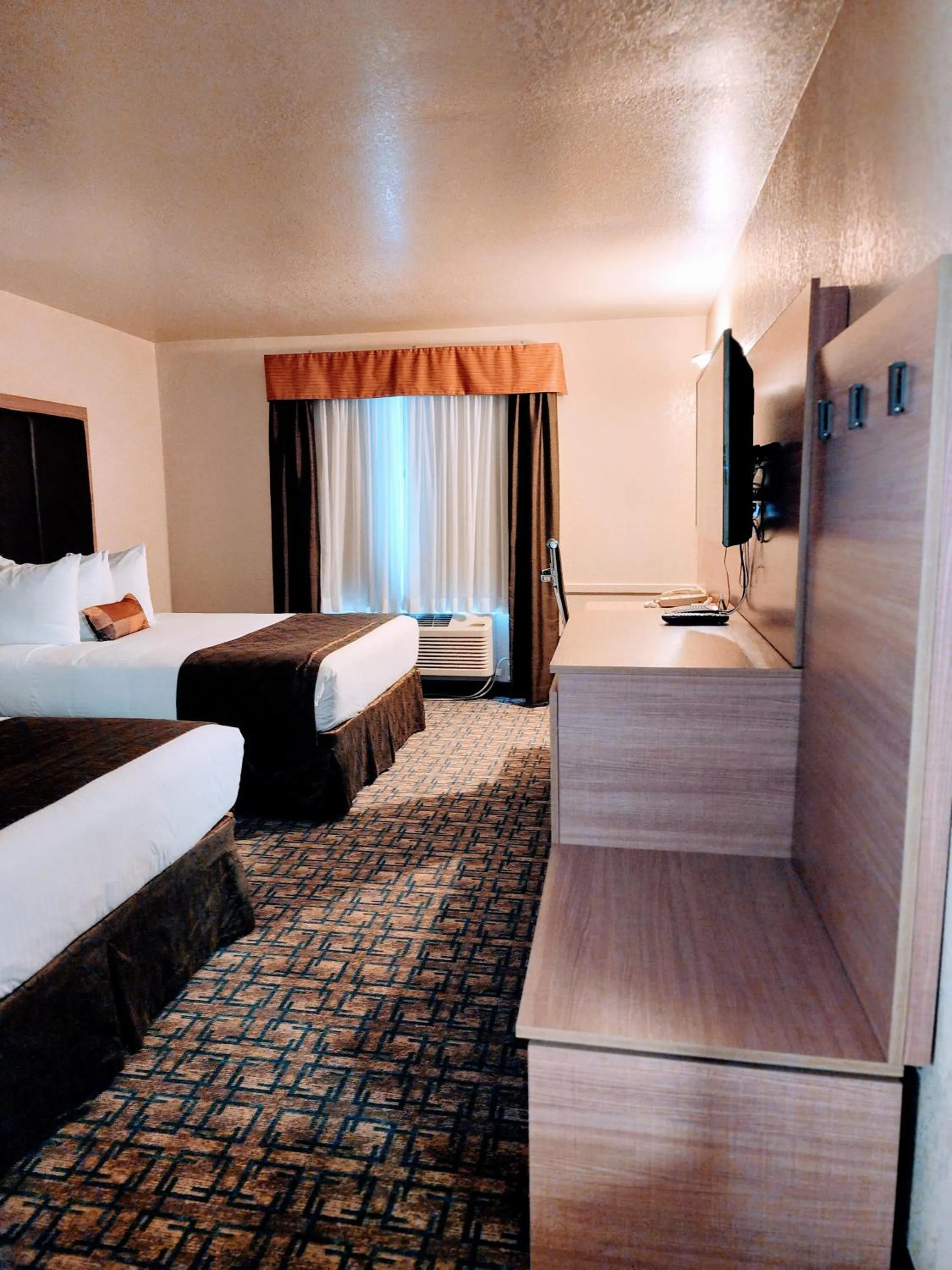 Bed in Gold Circle Inn