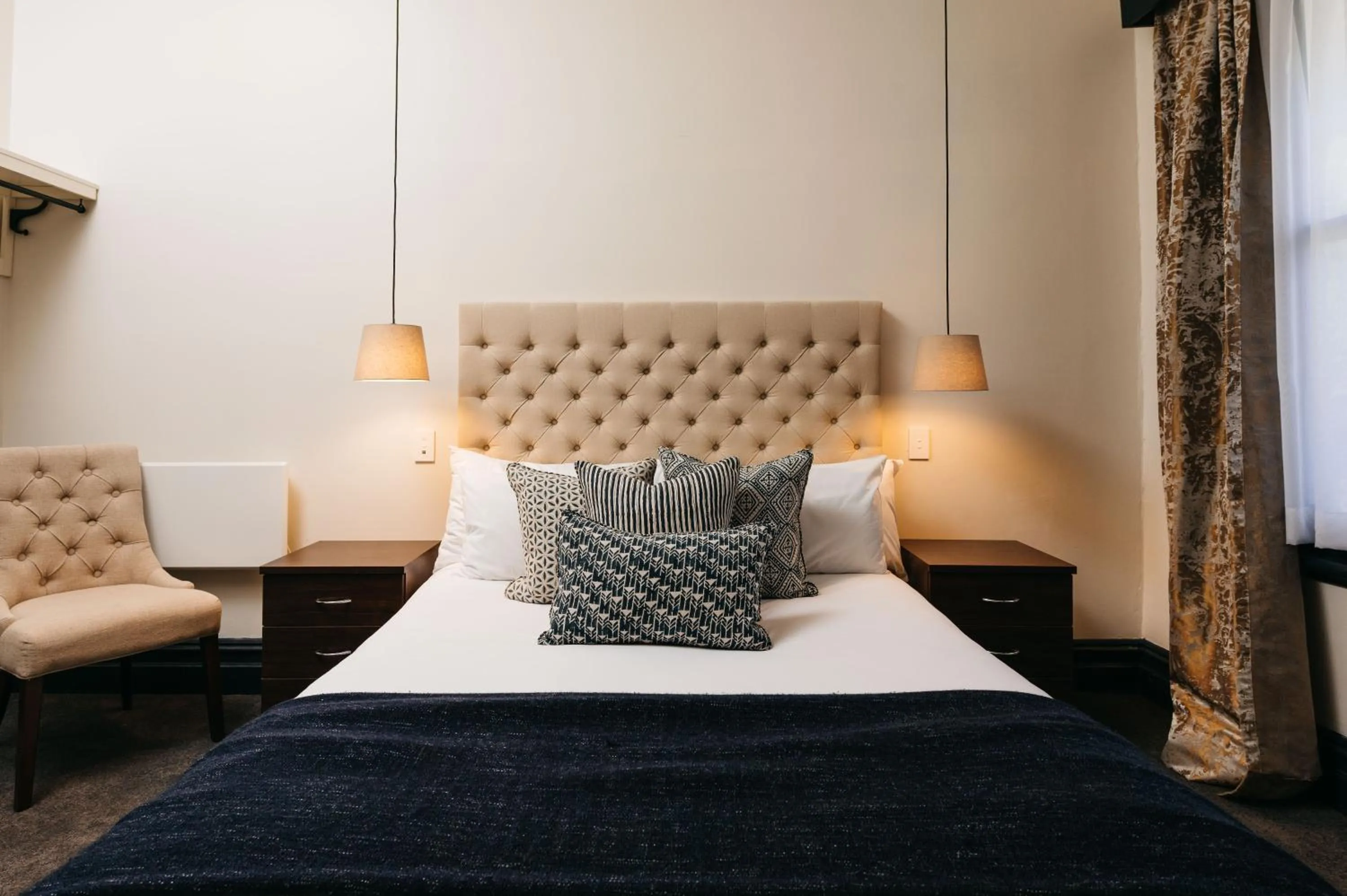 Bedroom, Bed in Hotel Etico at Mount Victoria Manor