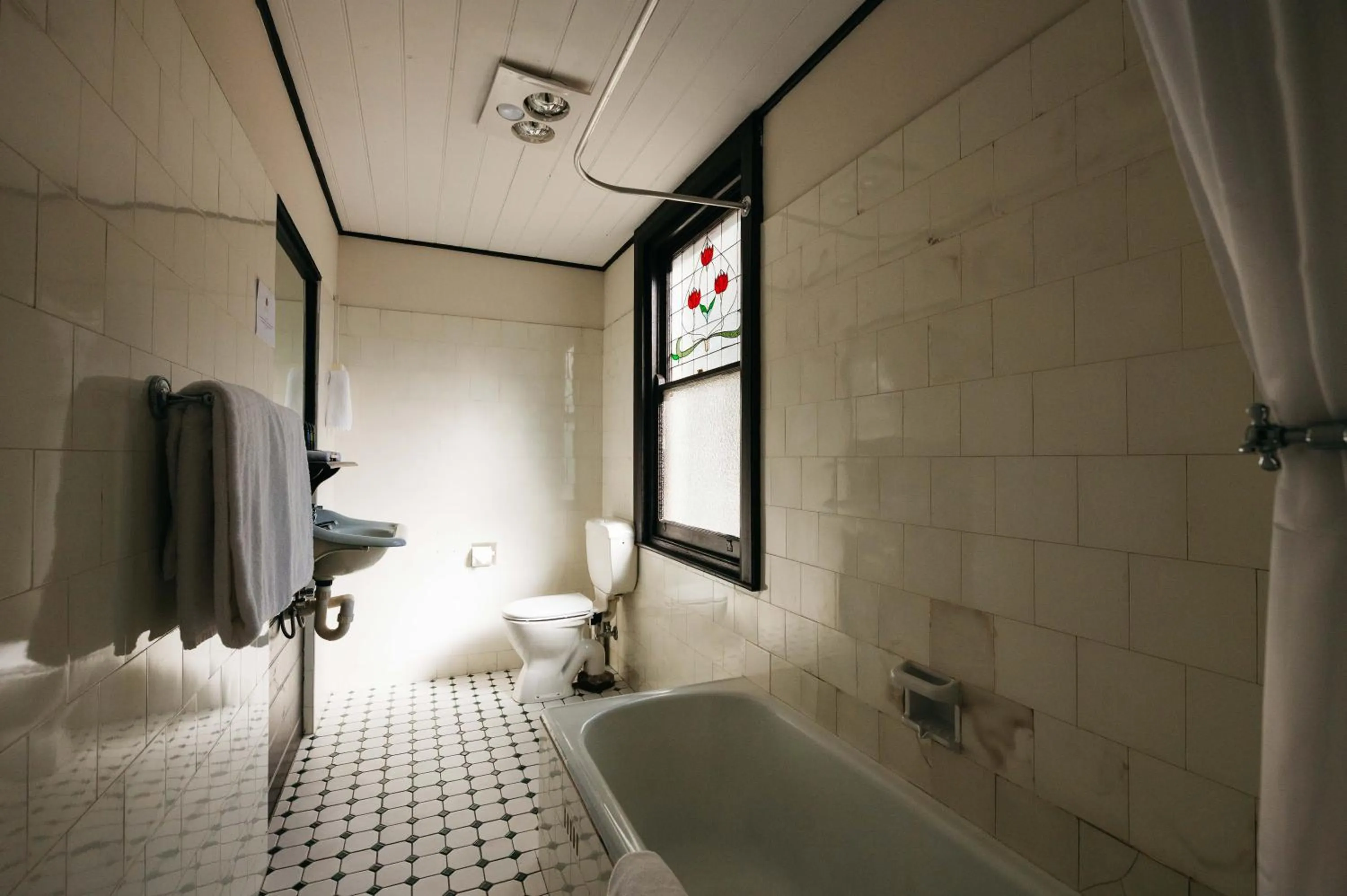 Bathroom in Hotel Etico at Mount Victoria Manor