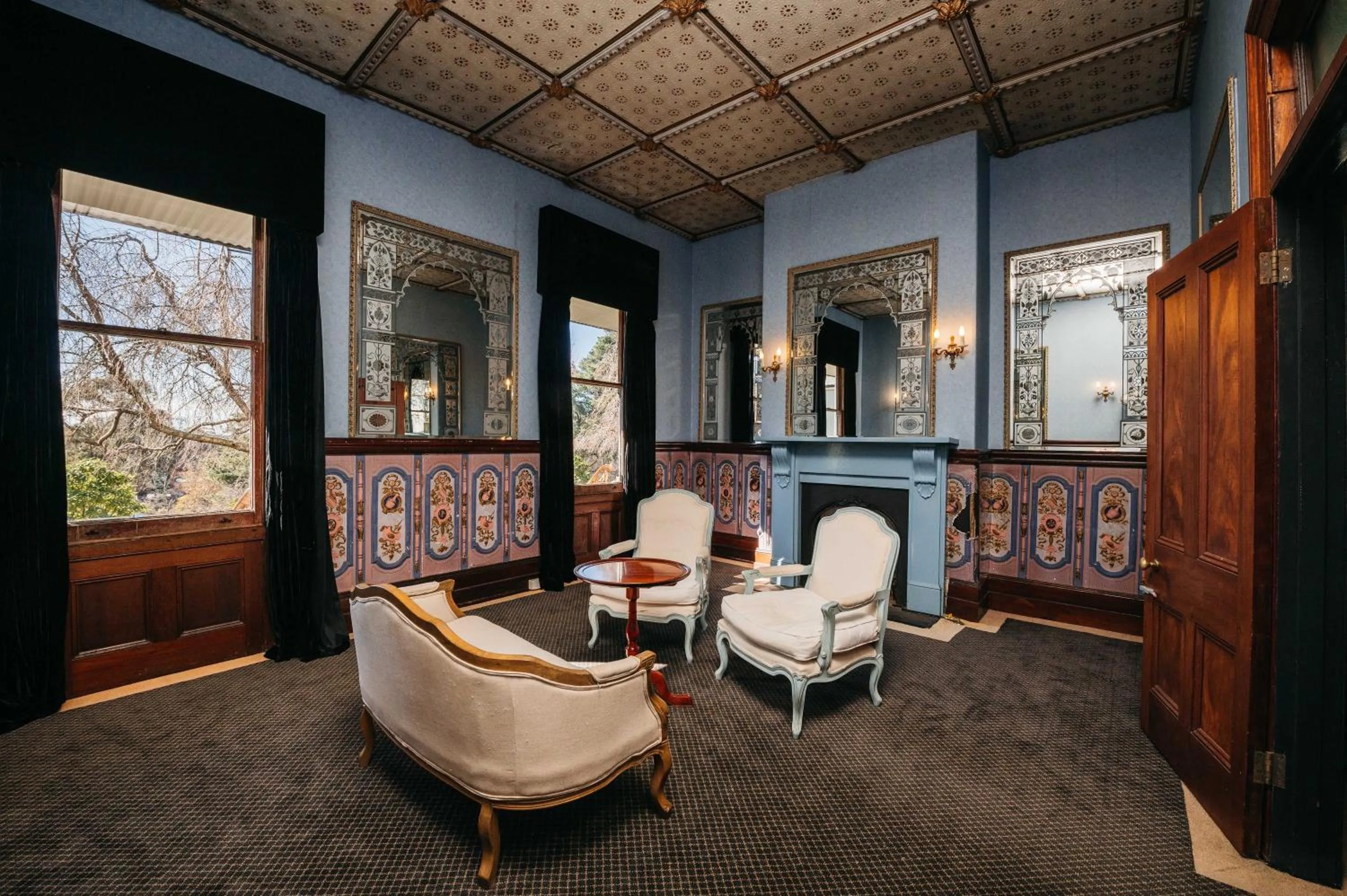 Seating area in Hotel Etico at Mount Victoria Manor