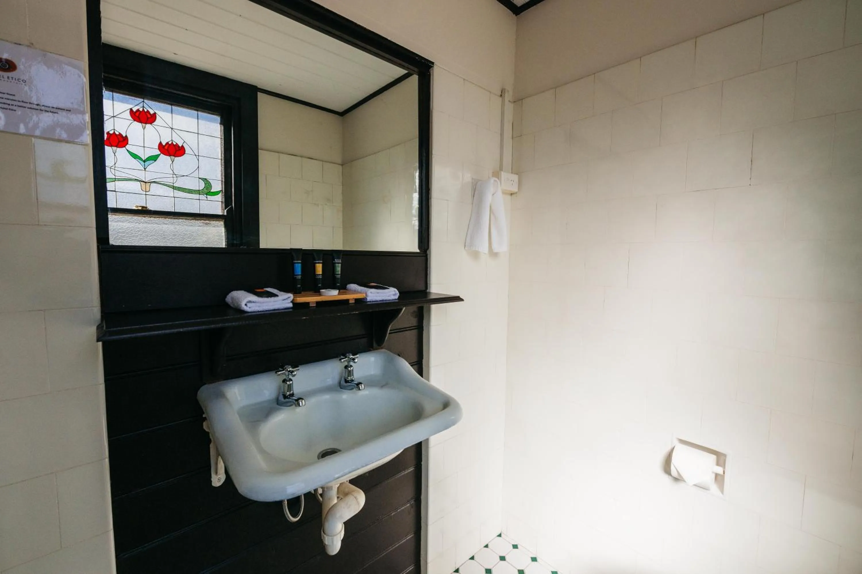 Bathroom in Hotel Etico at Mount Victoria Manor