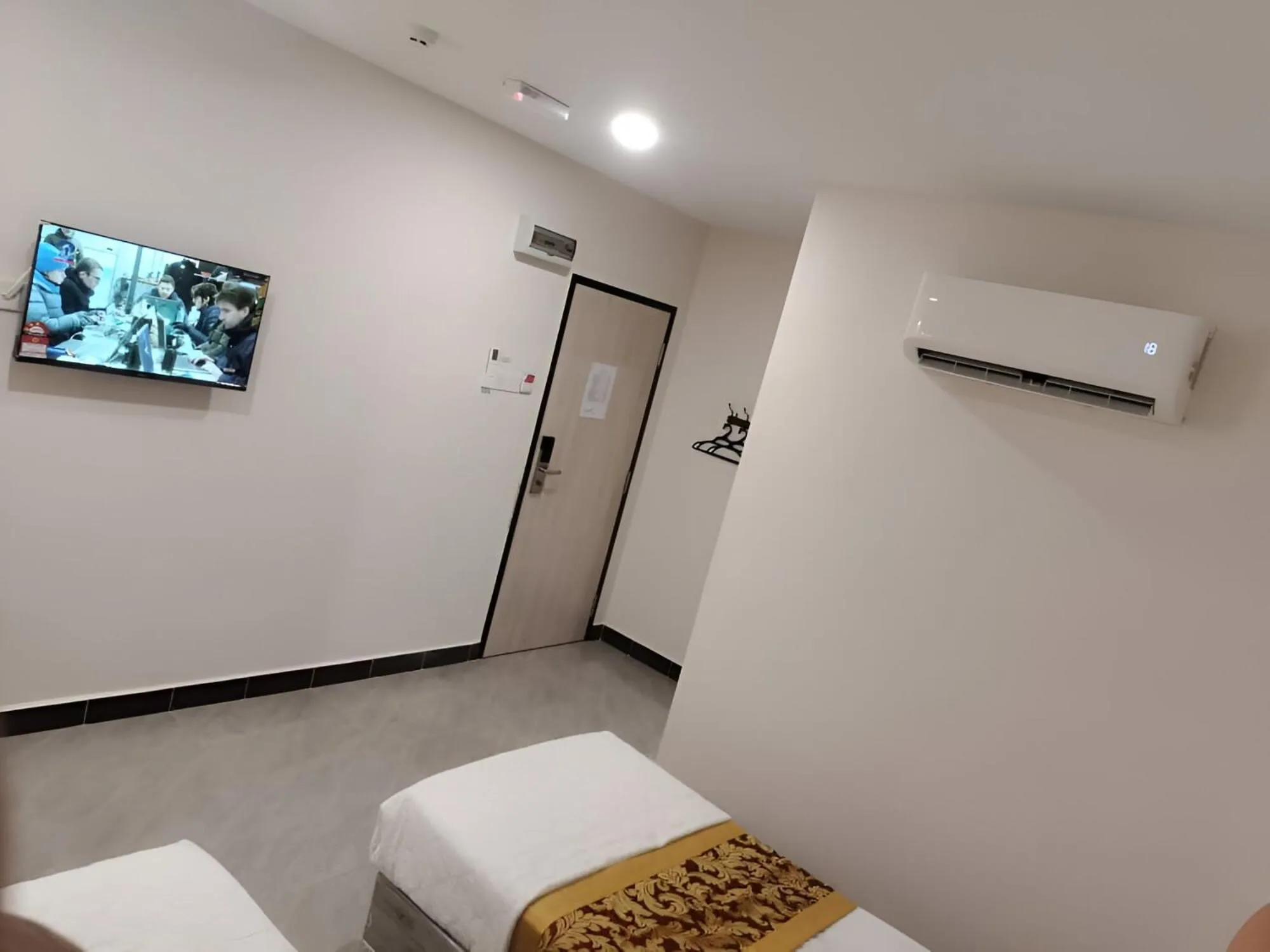 CMN Hotel & Homestay