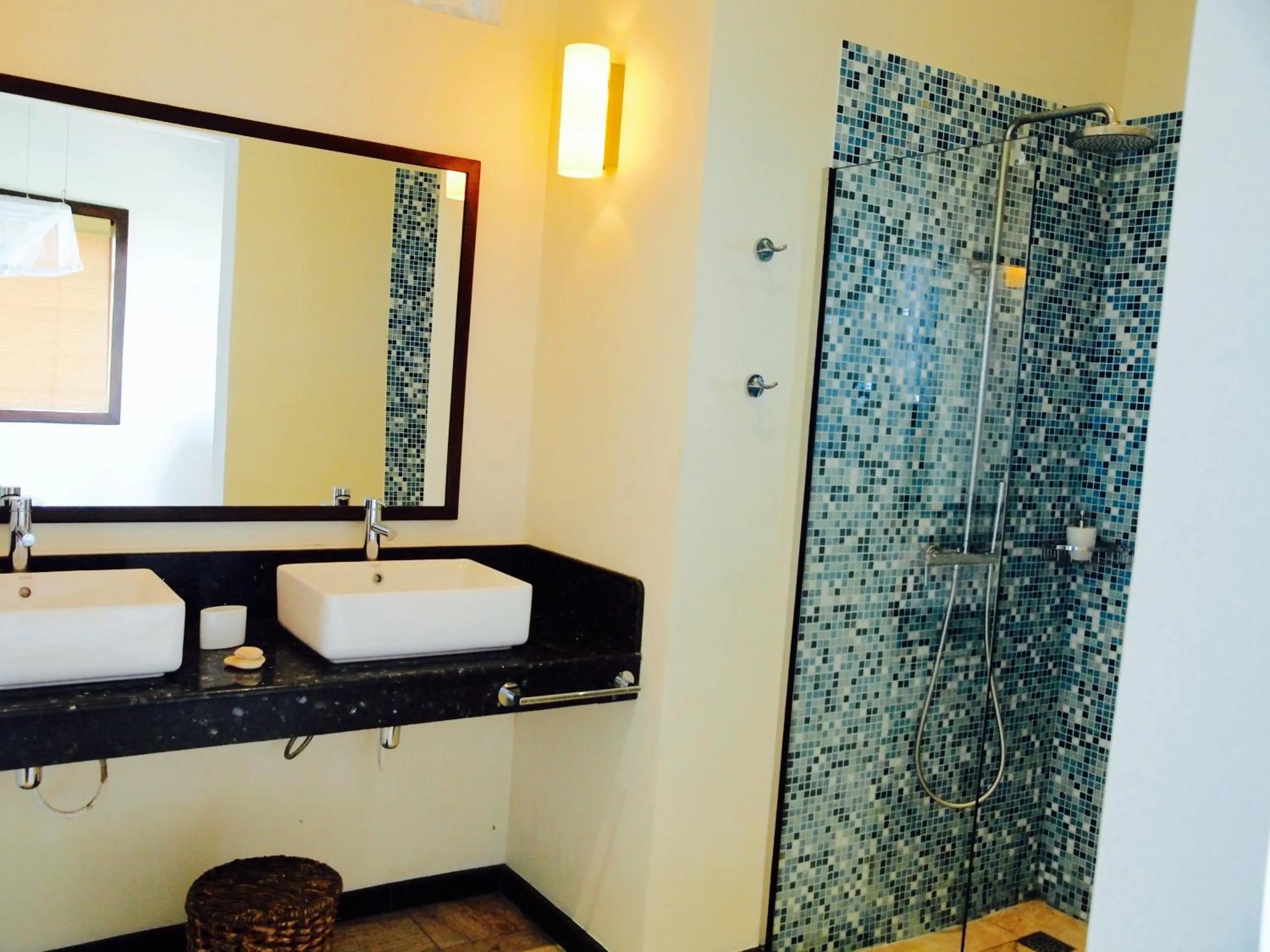 Shower in Little Tamarind