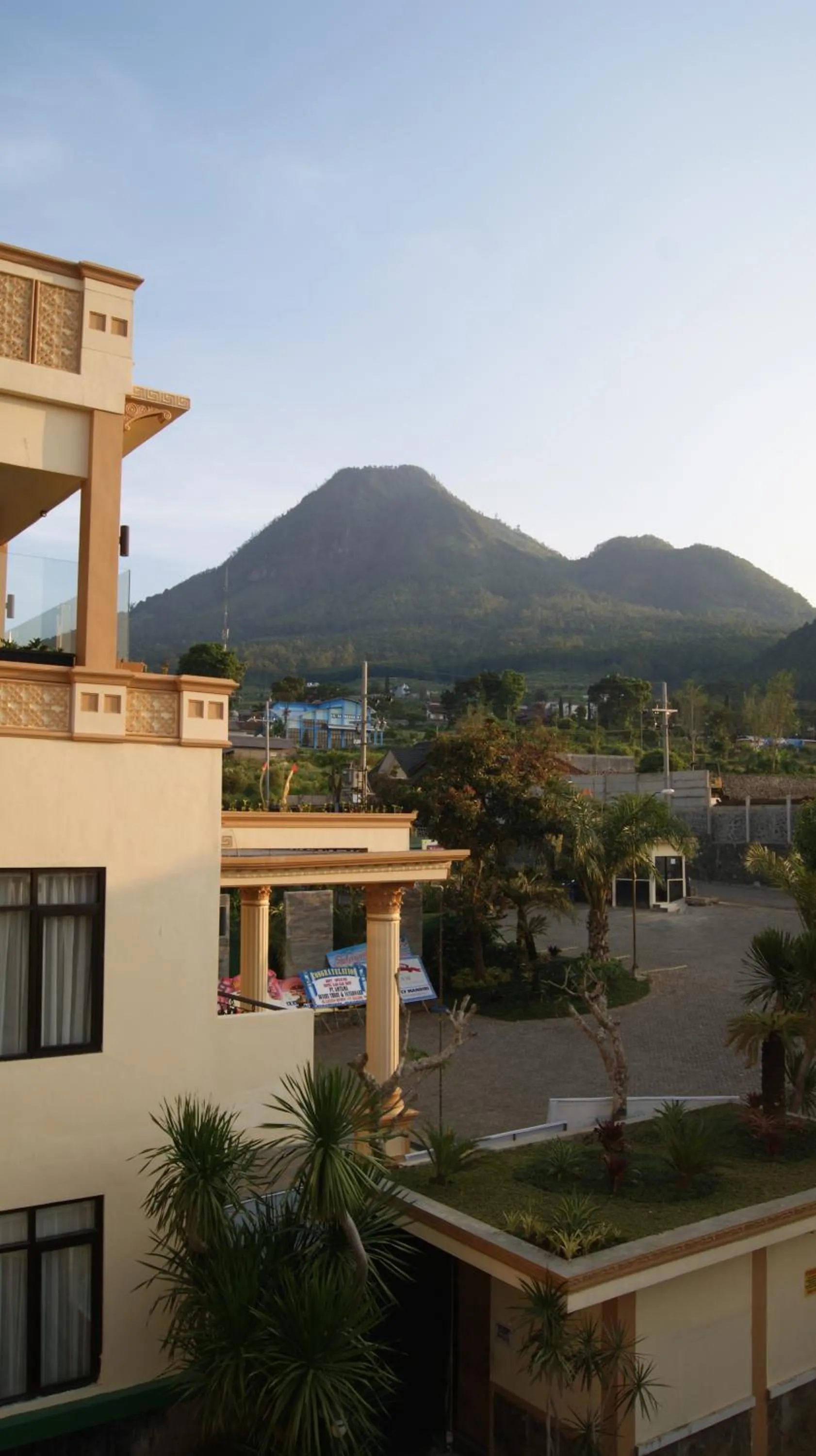 Property building in Zamzam Hotel and Convention Batu Powered By Archipelago