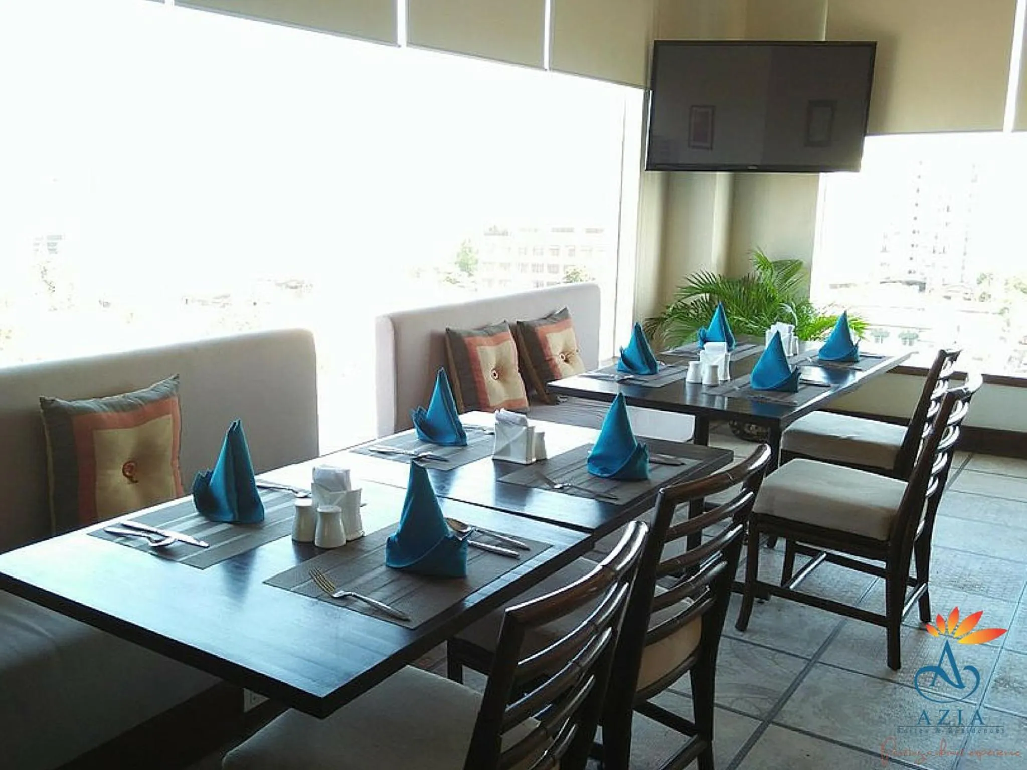 Restaurant/places to eat in Azia Suites and Residences