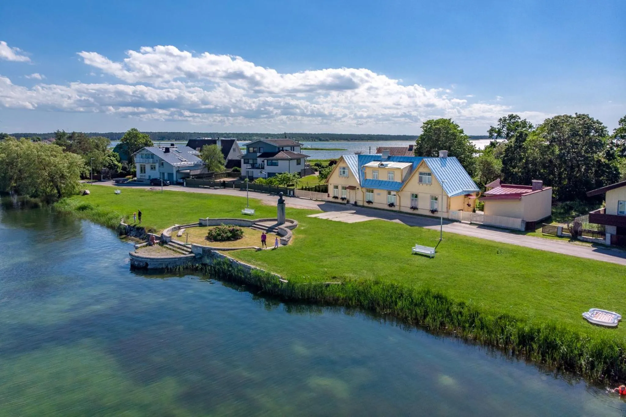 Two-Bedroom Apartment with Lake View in Villa Marienholm