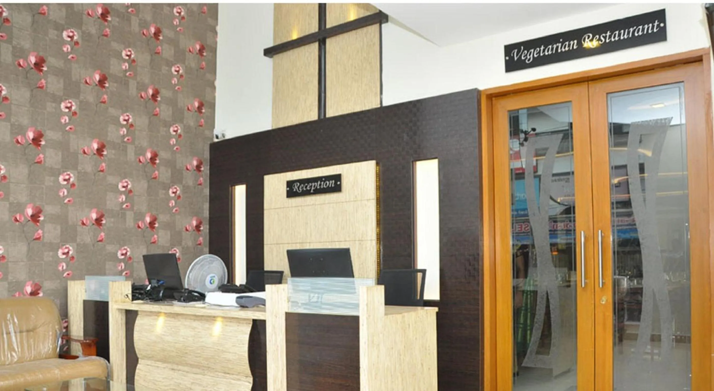 Facade/entrance in Hotel Metro