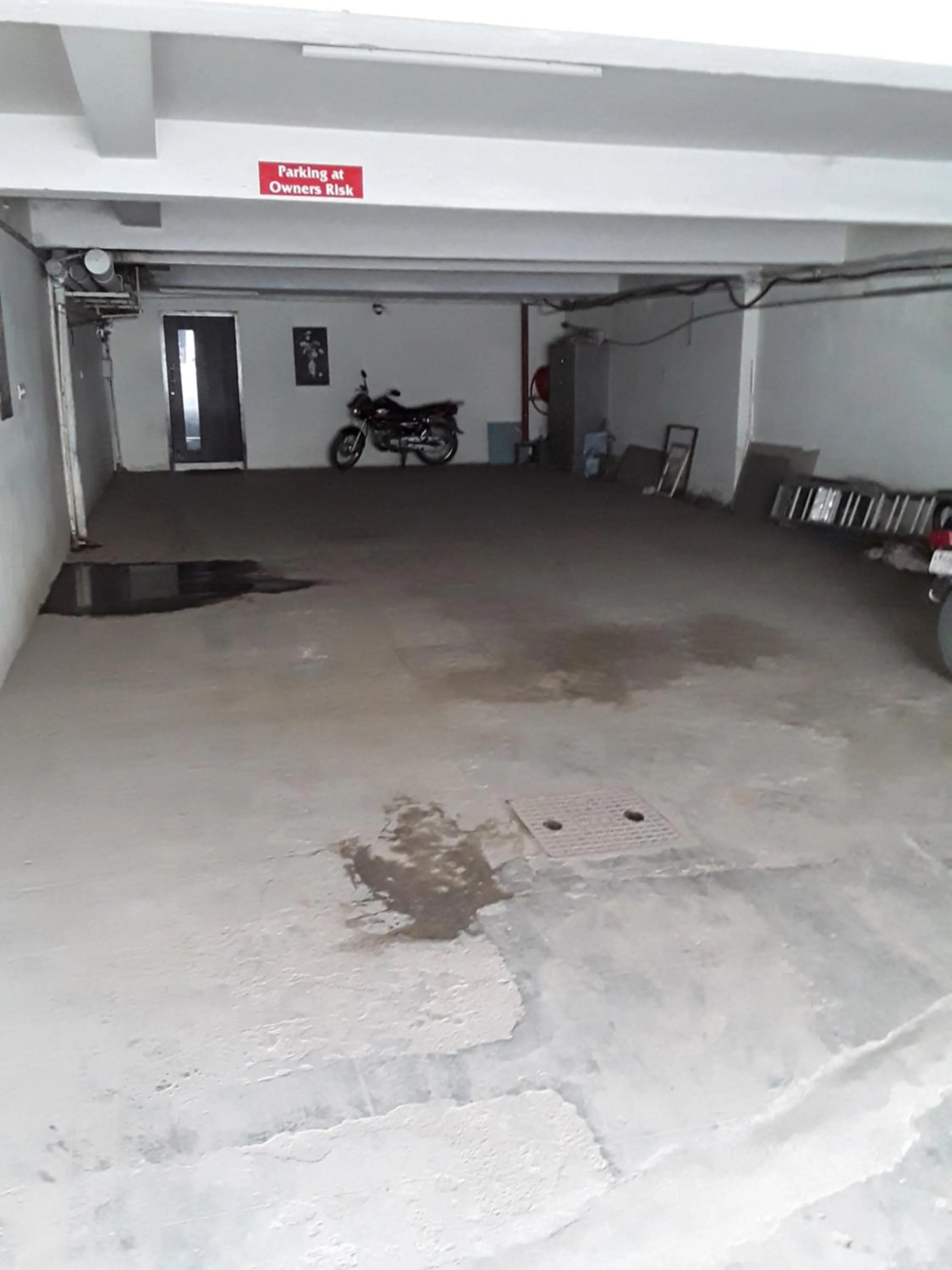 Parking in Hotel Metro