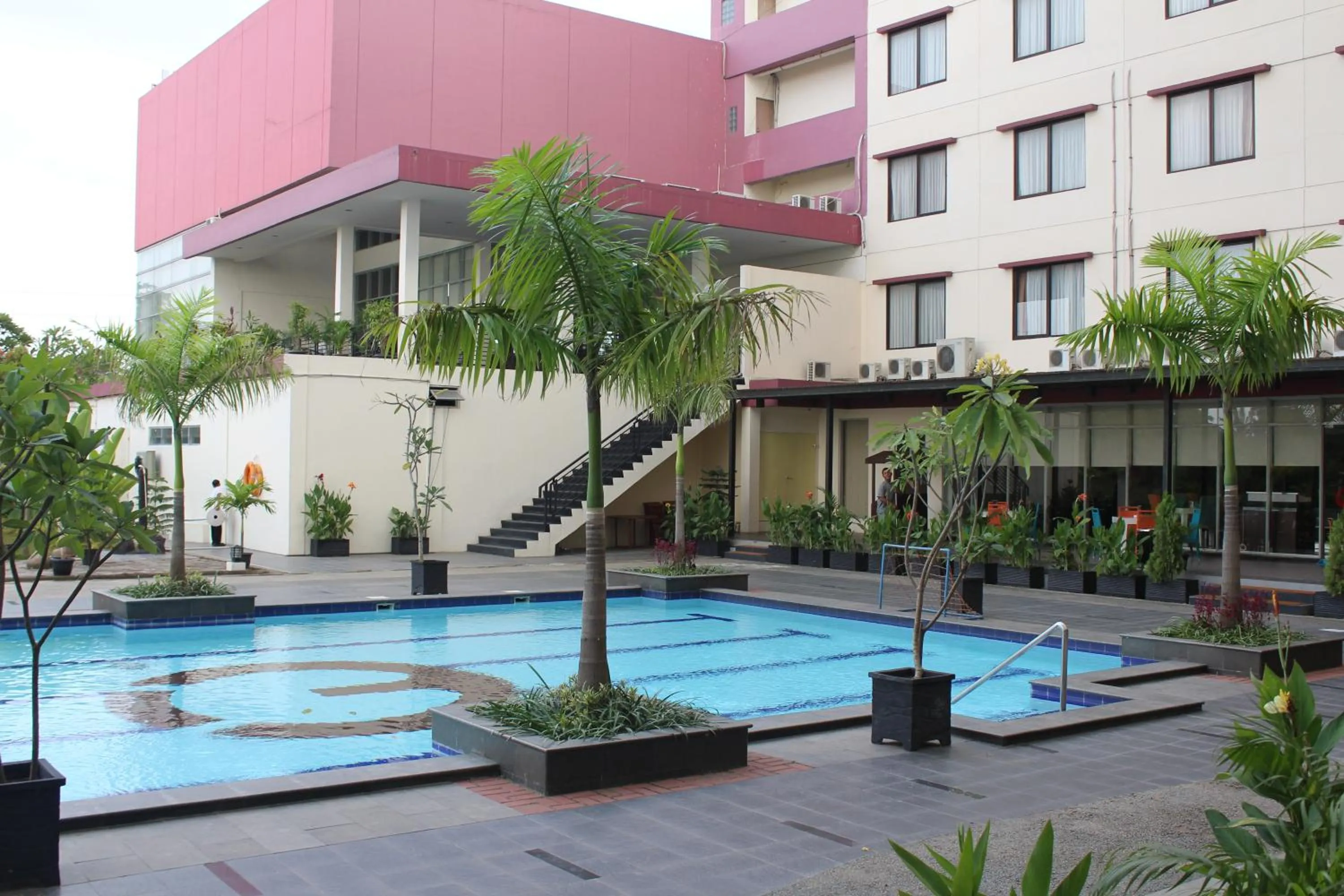 Swimming pool in Asialink Premier hotel