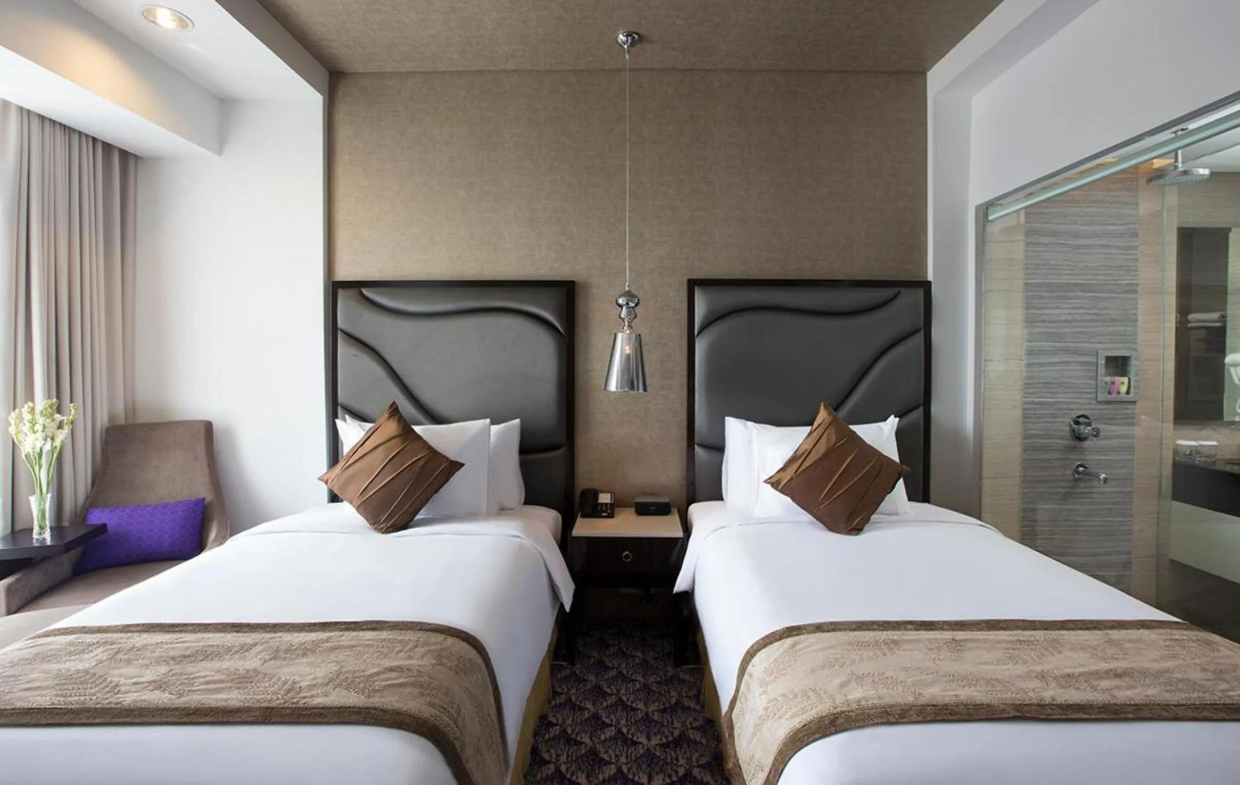 Bed in Aston Bellevue Radio Dalam