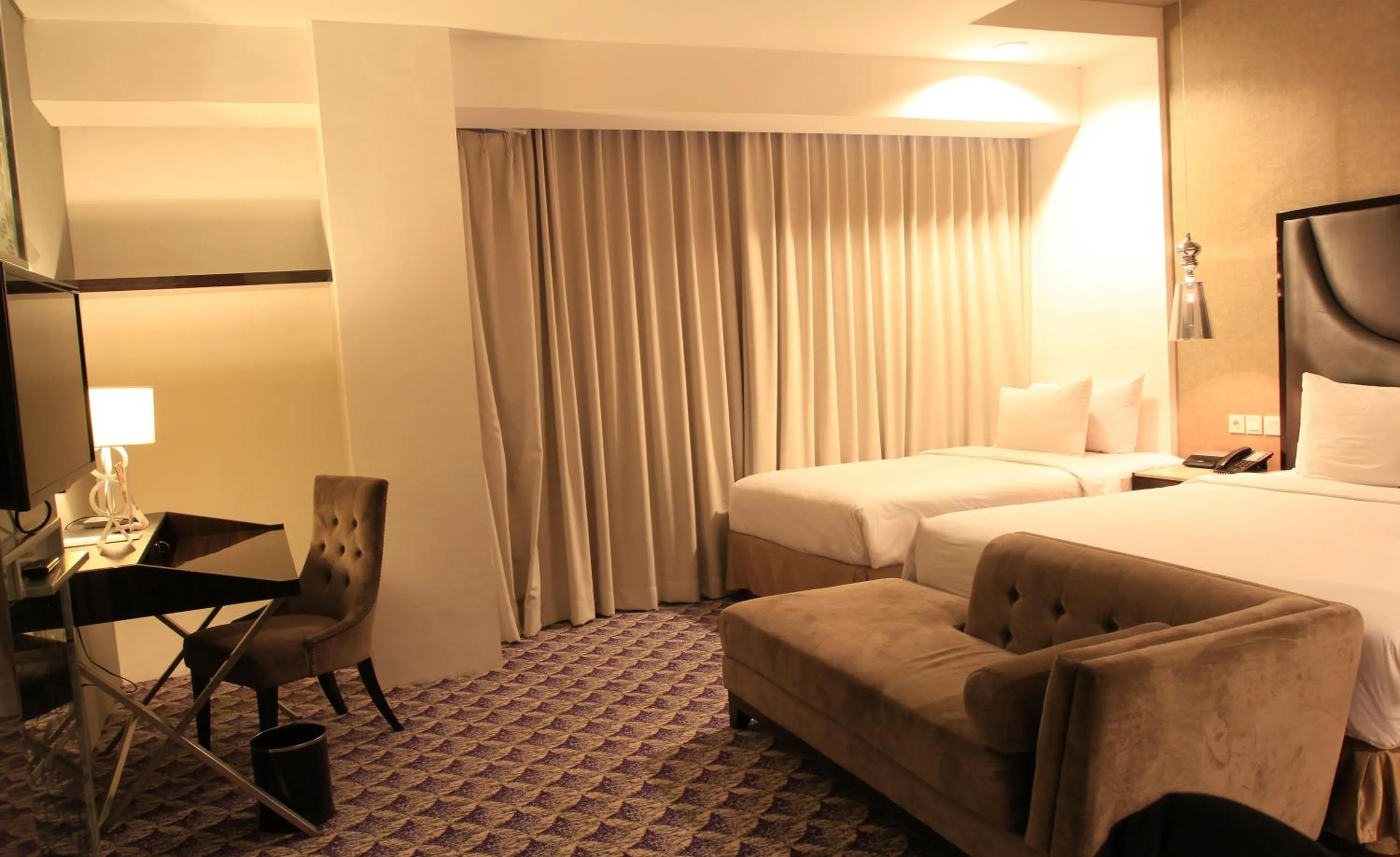 Bed in Aston Bellevue Radio Dalam