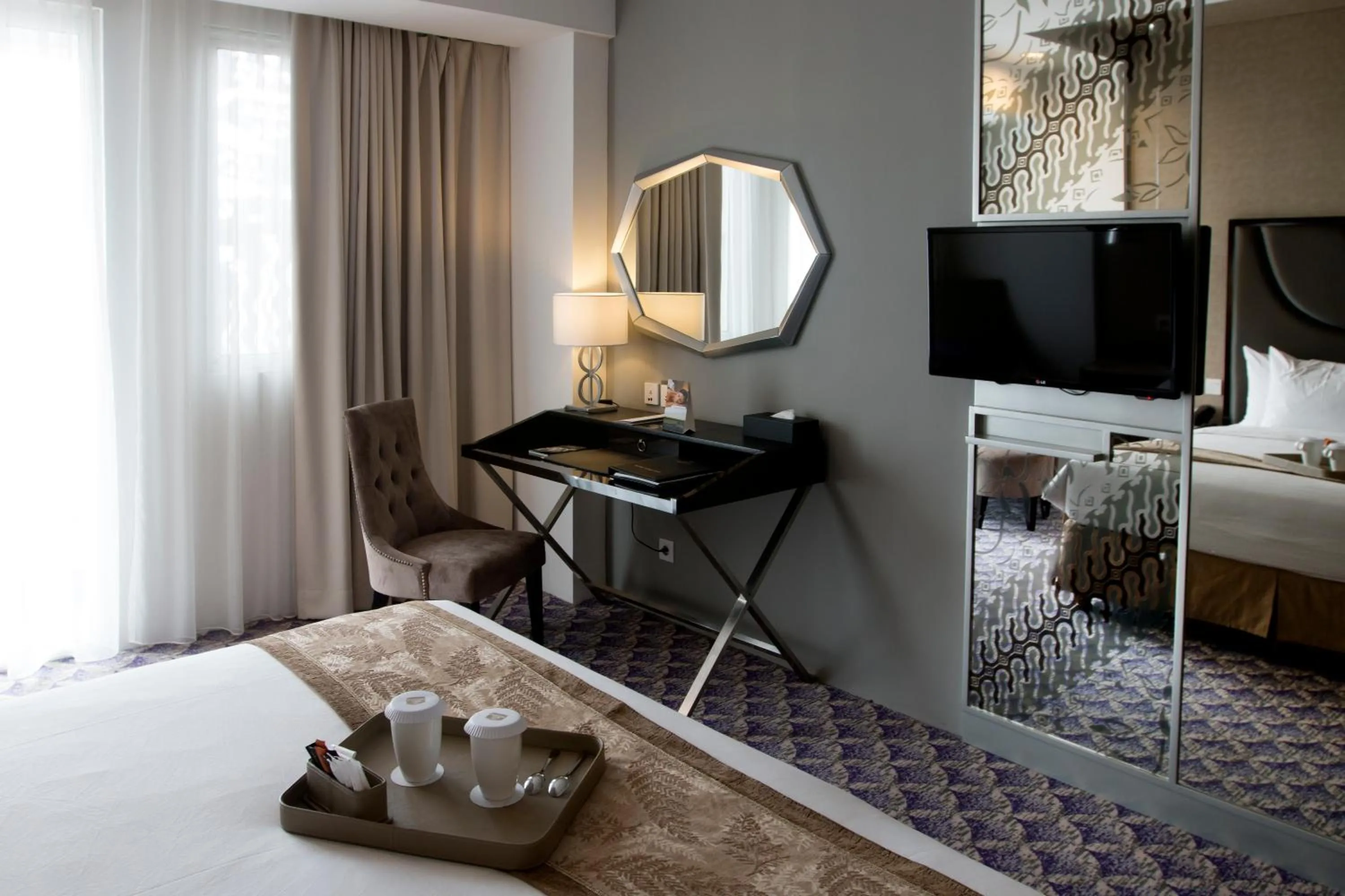 Seating area in Aston Bellevue Radio Dalam