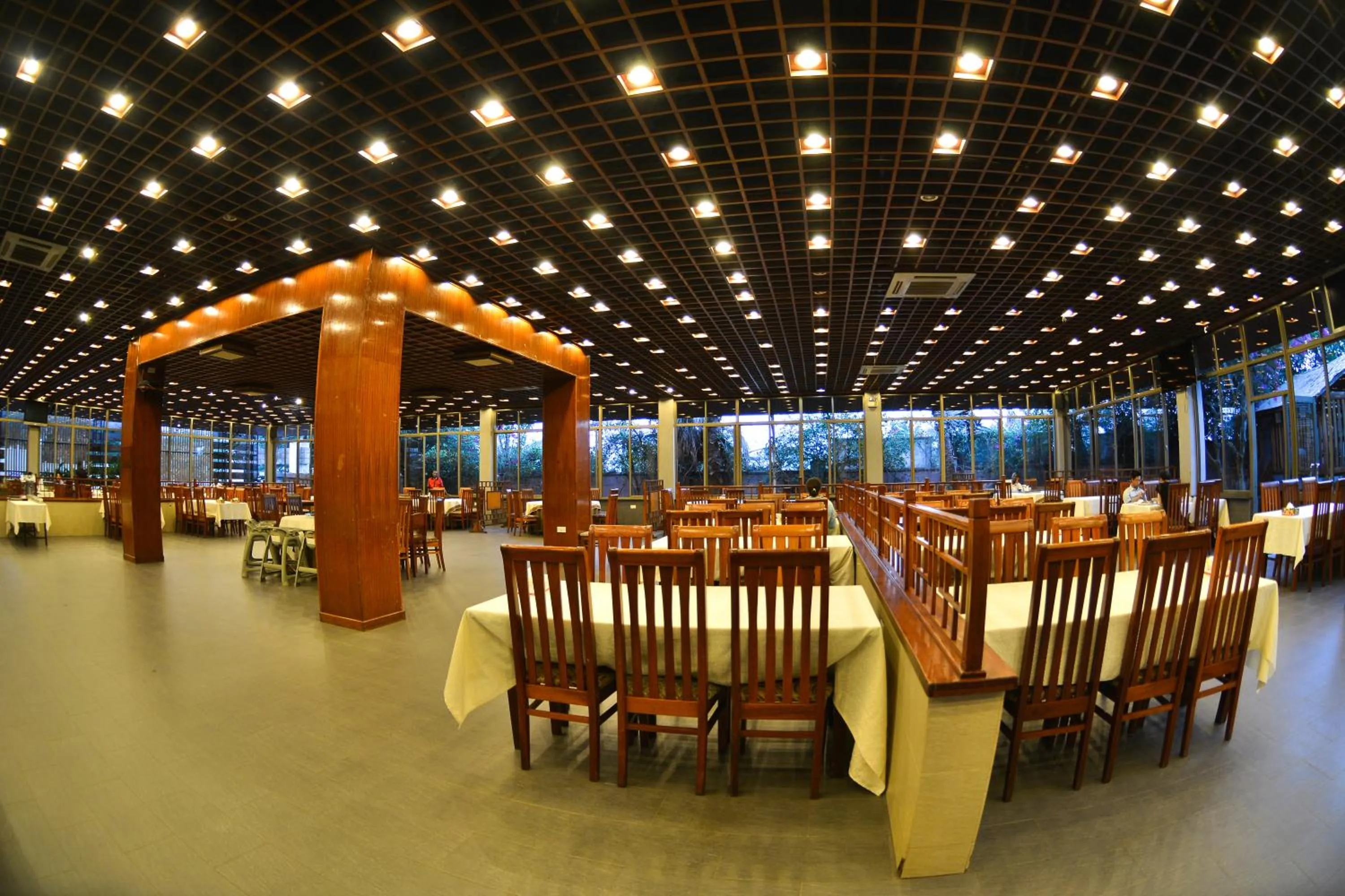 Restaurant/places to eat in Arirang Hotel