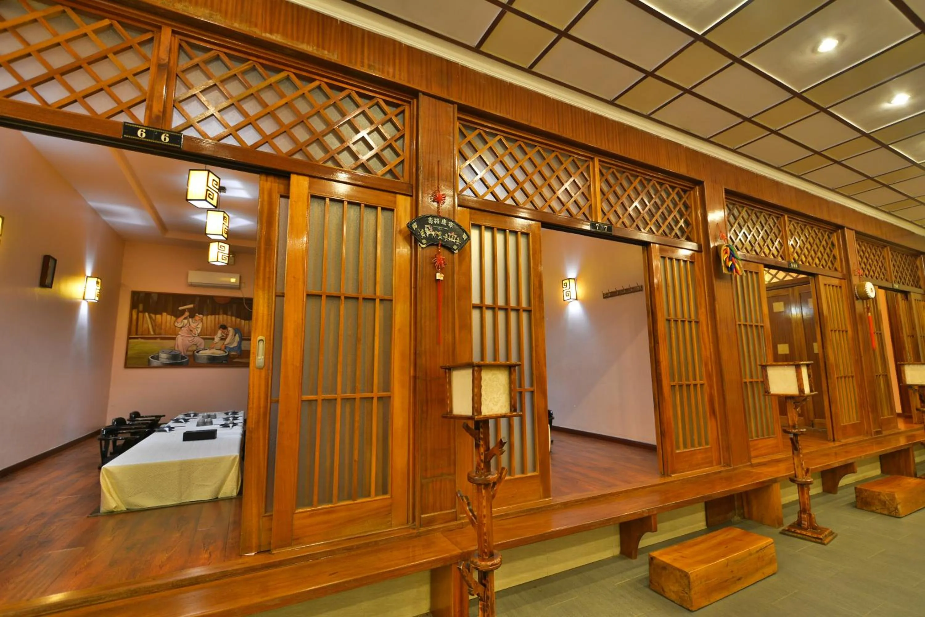 Restaurant/places to eat in Arirang Hotel