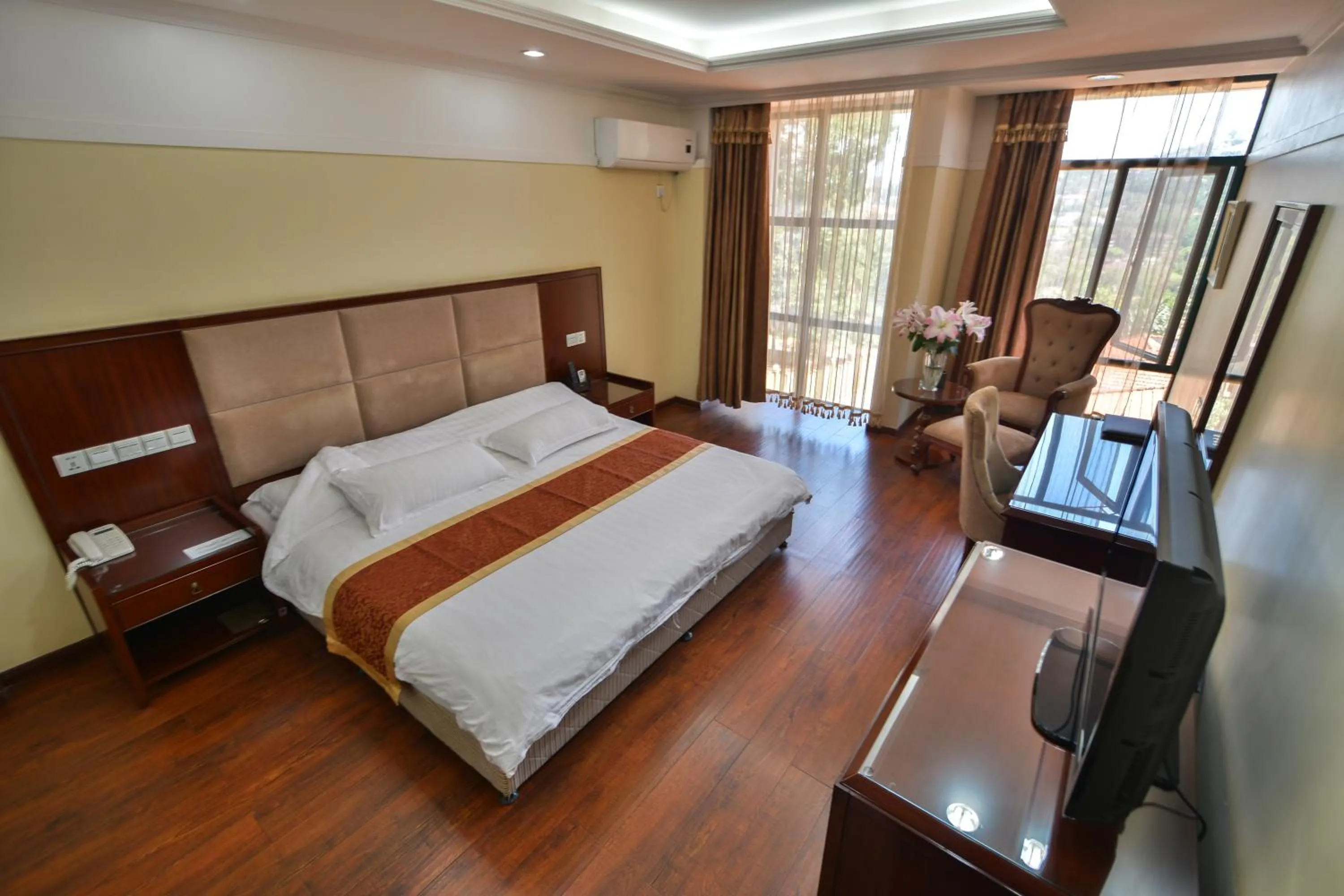 Bedroom in Arirang Hotel
