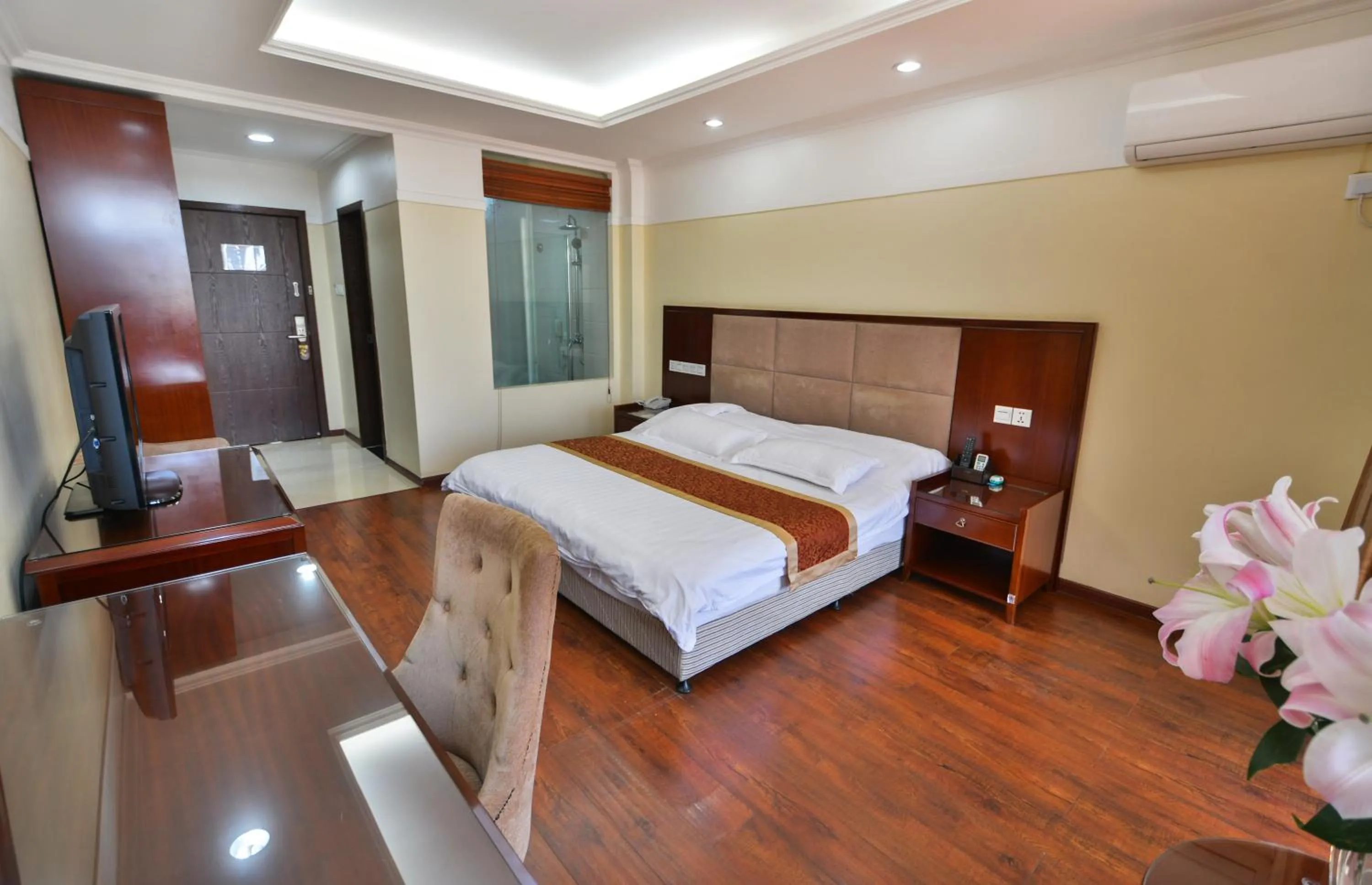 Bedroom in Arirang Hotel