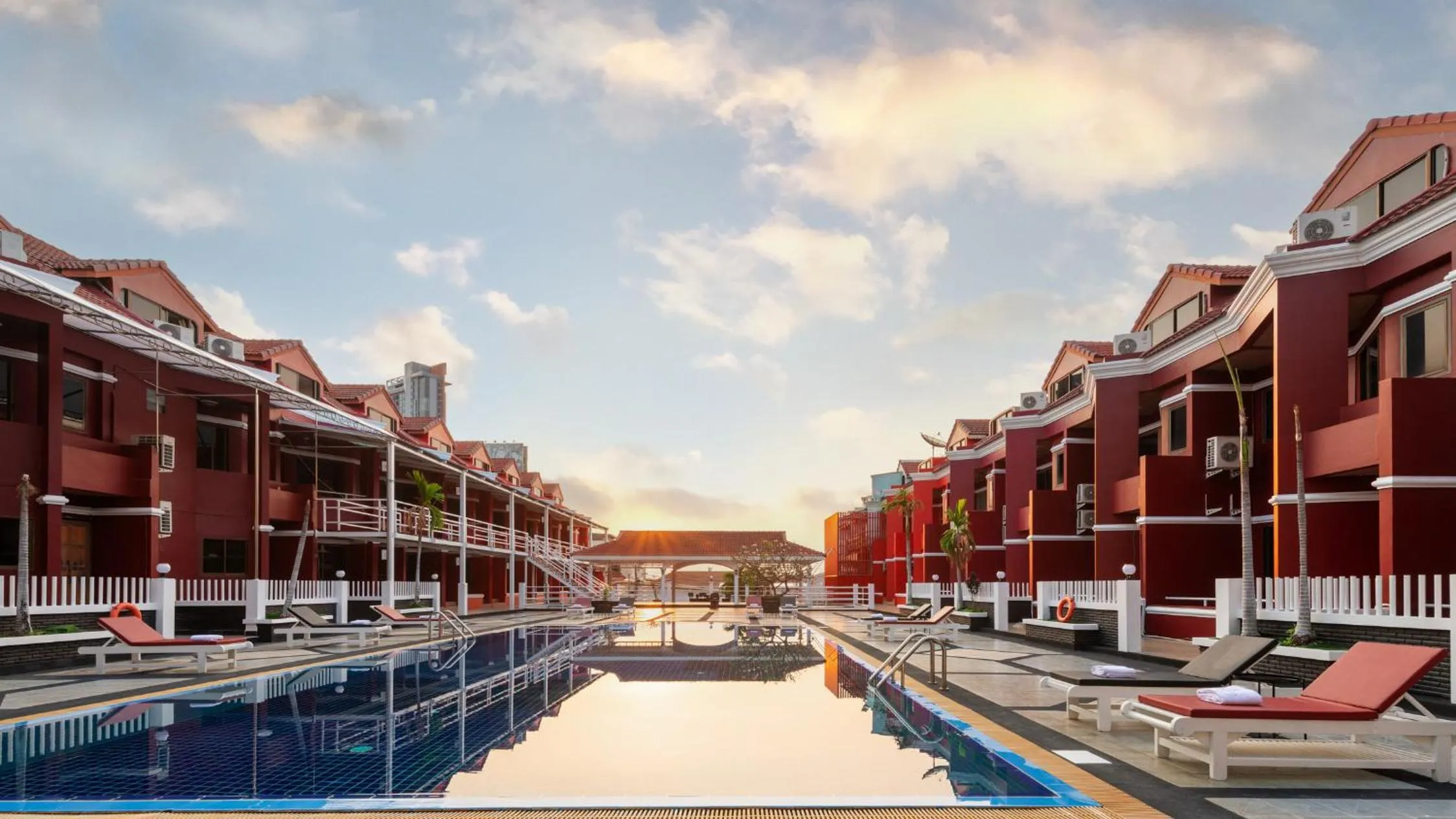 Pool view in Arawana Regency North Pattaya