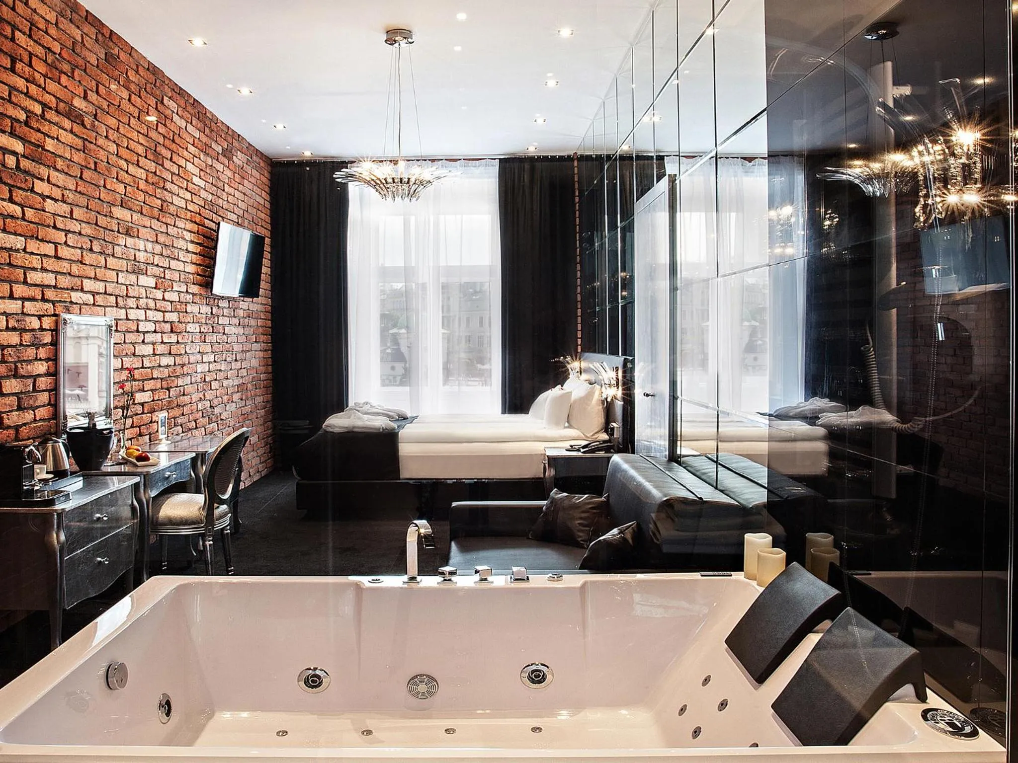 Photo of the whole room, Bed in Hotel Betmanowska Main Square Residence Adults Only