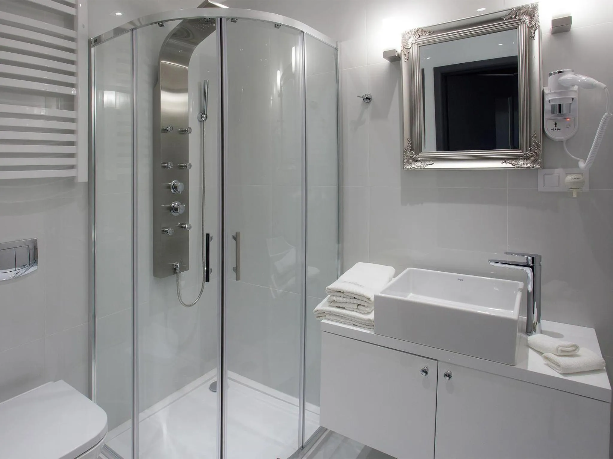 Shower in Hotel Betmanowska Main Square Residence Adults Only