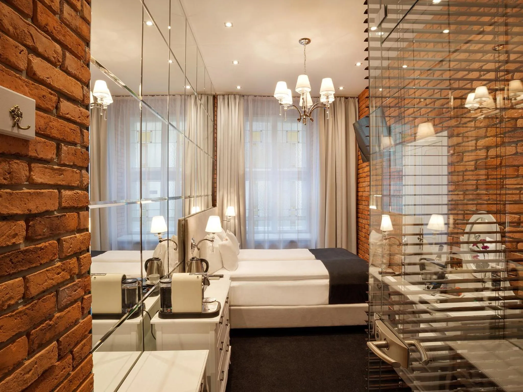 Photo of the whole room, Bed in Hotel Betmanowska Main Square Residence Adults Only