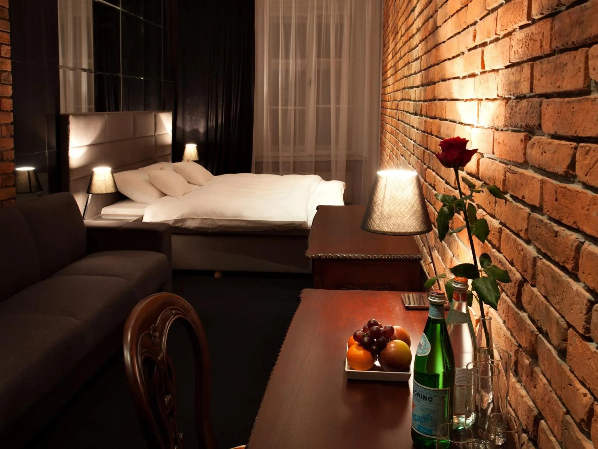 Photo of the whole room, Bed in Hotel Betmanowska Main Square Residence Adults Only