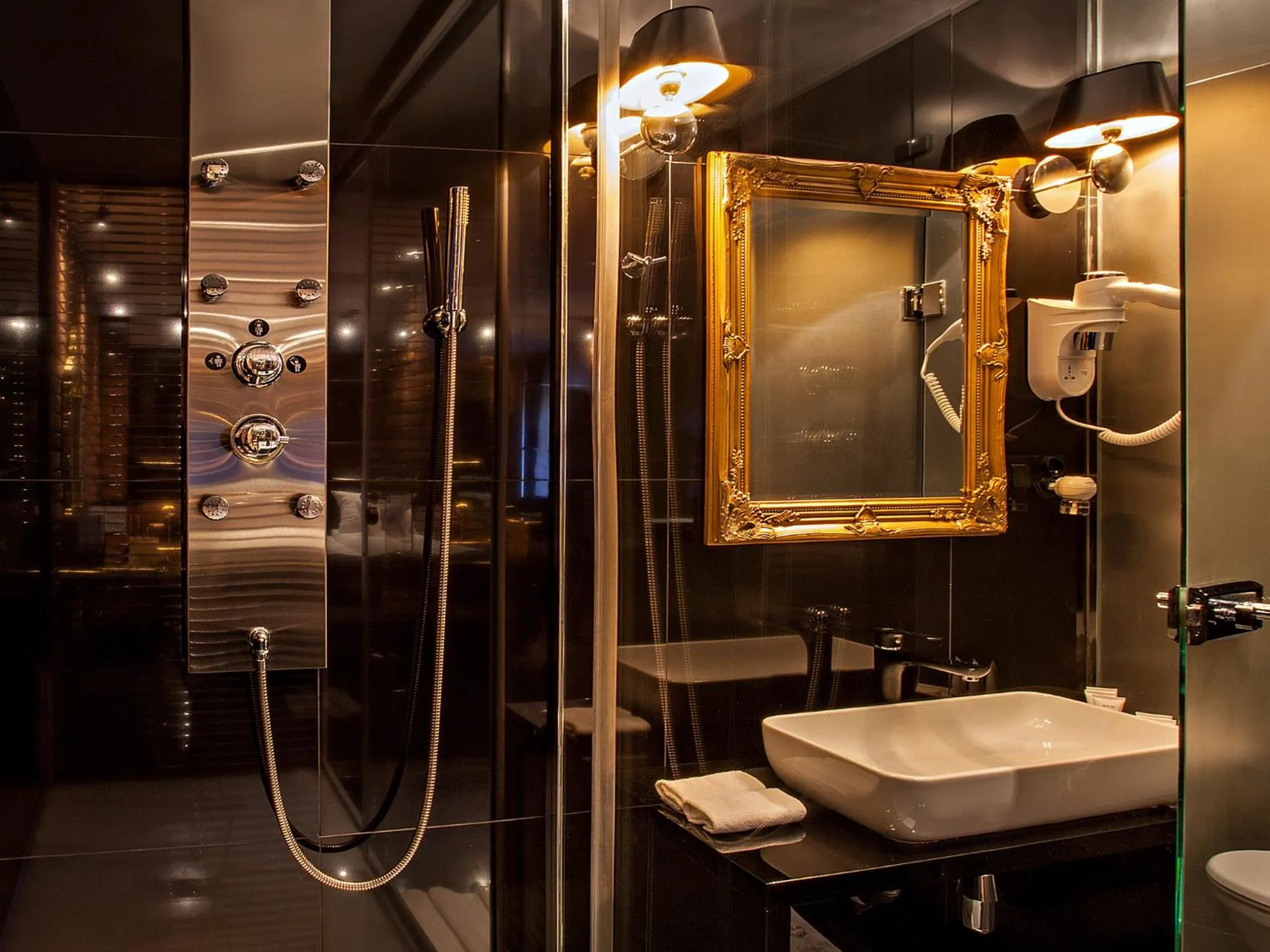 Photo of the whole room in Hotel Betmanowska Main Square Residence Adults Only