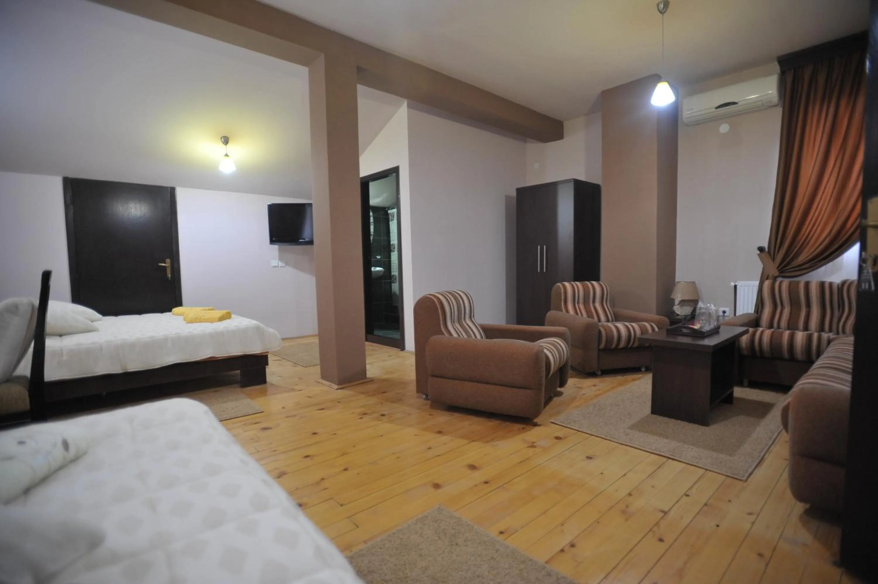 Photo of the whole room, Bed in Garni Hotel City