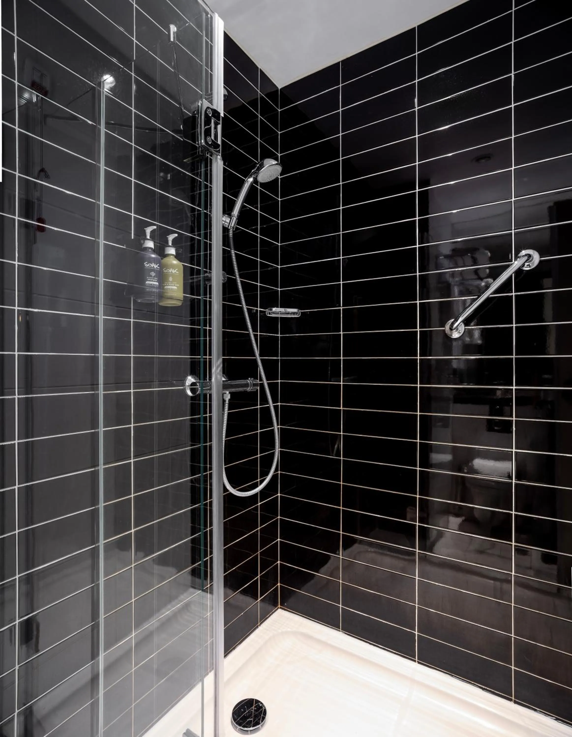 Shower in Nobel Palace Hotel