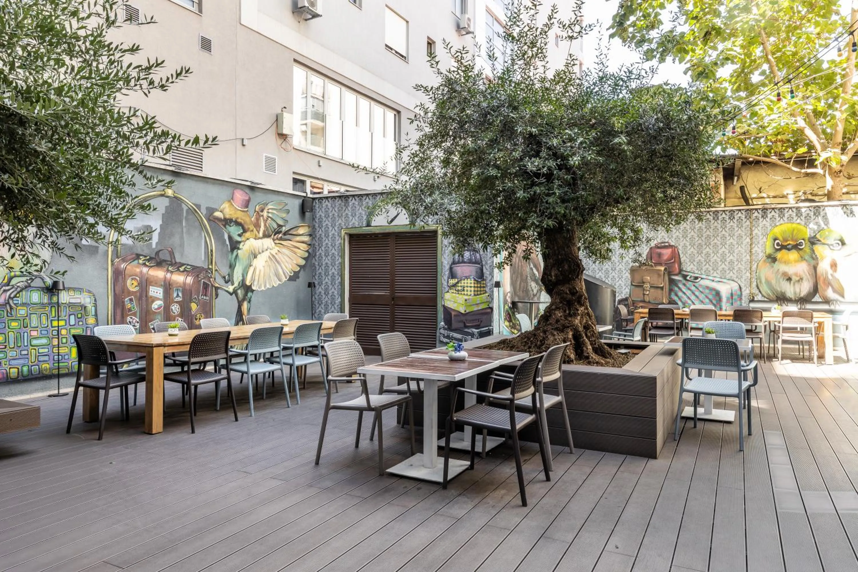 Restaurant/places to eat in Nobel Palace Hotel