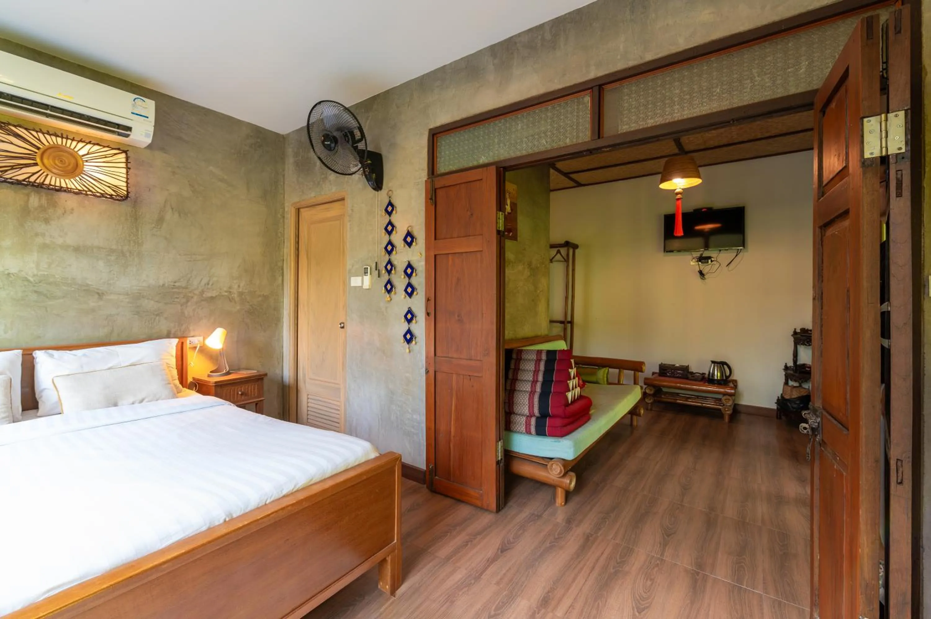 Bed in lion resort & cafe