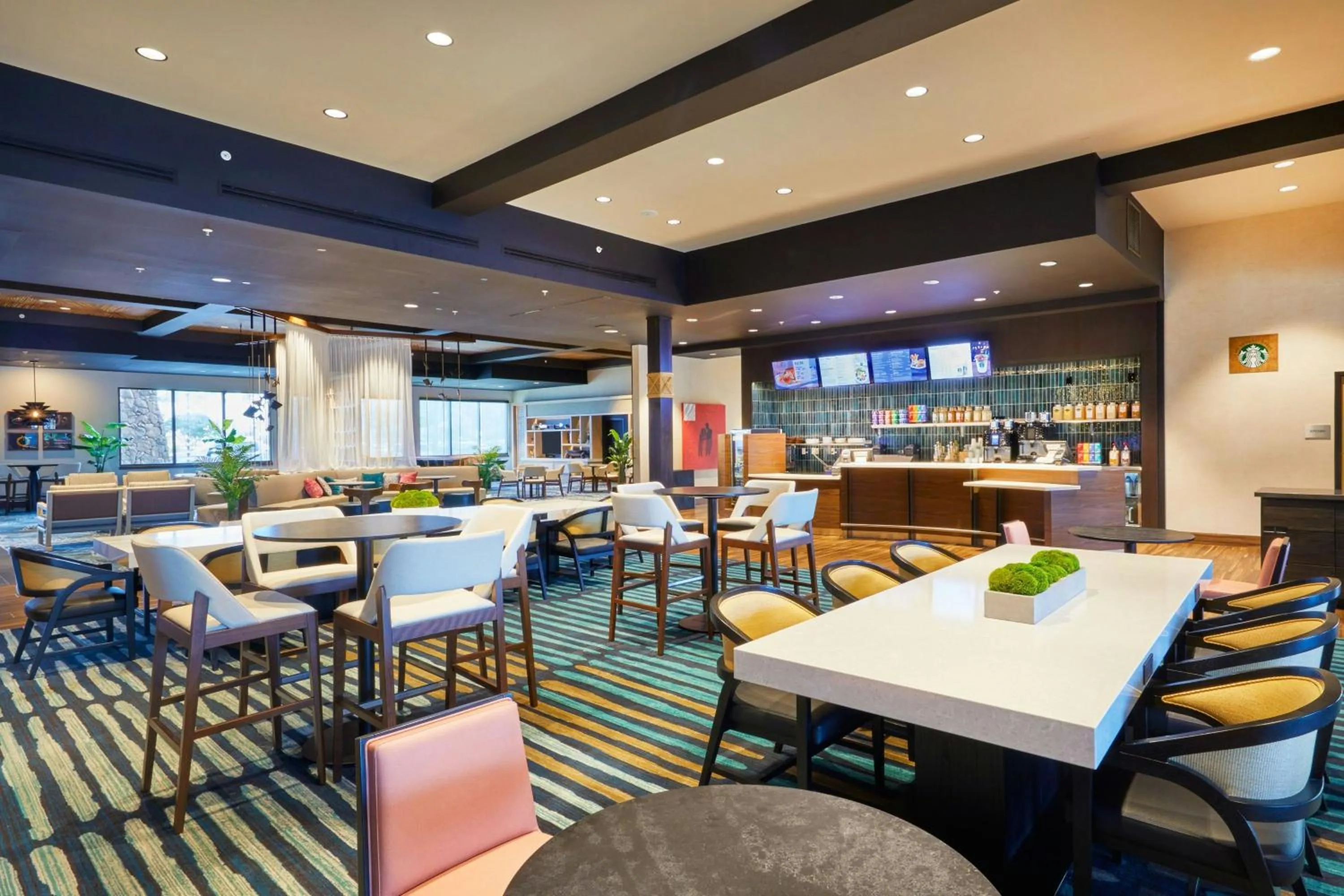 Restaurant/places to eat in Courtyard by Marriott Oahu North Shore