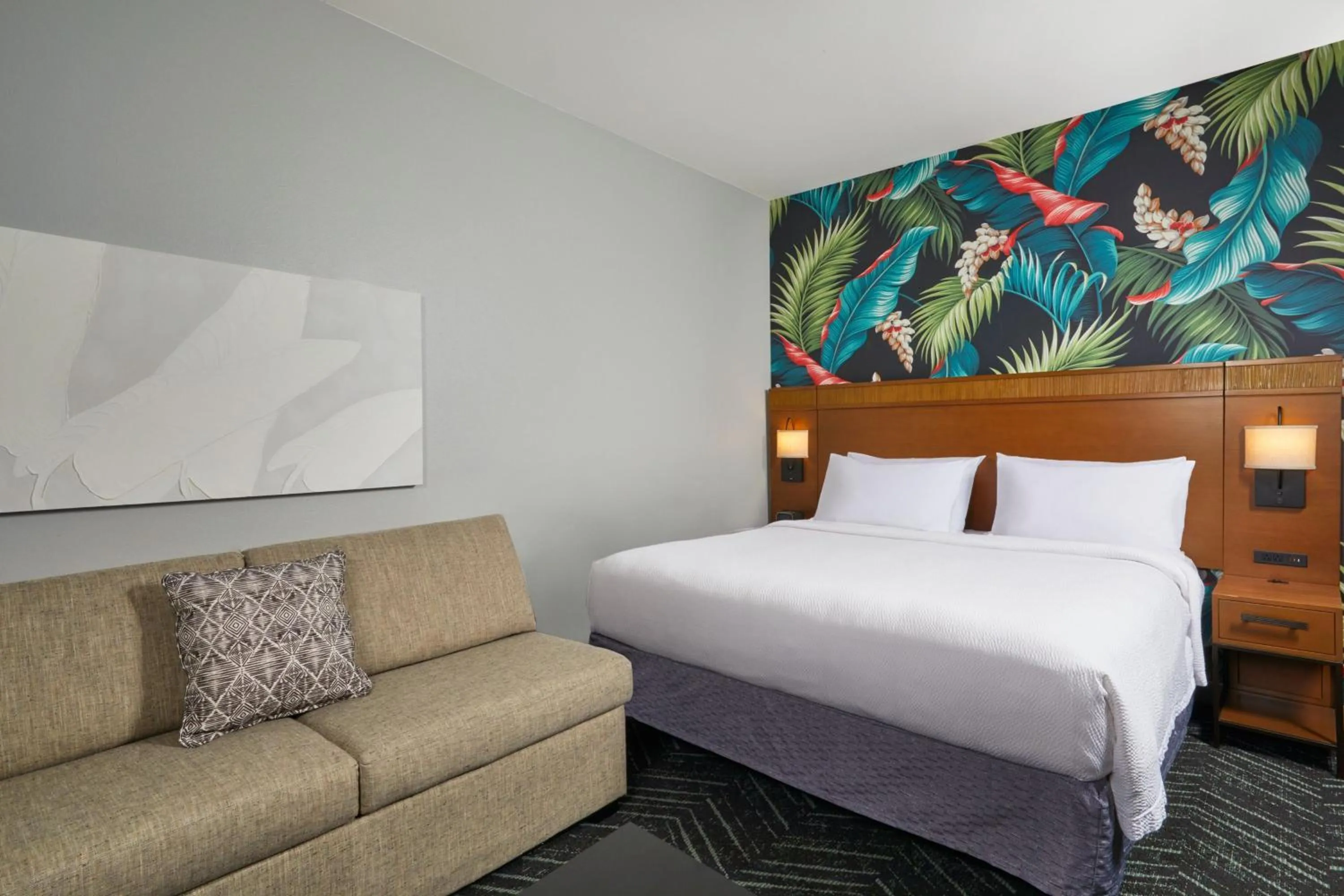 Photo of the whole room, Bed in Courtyard by Marriott Oahu North Shore