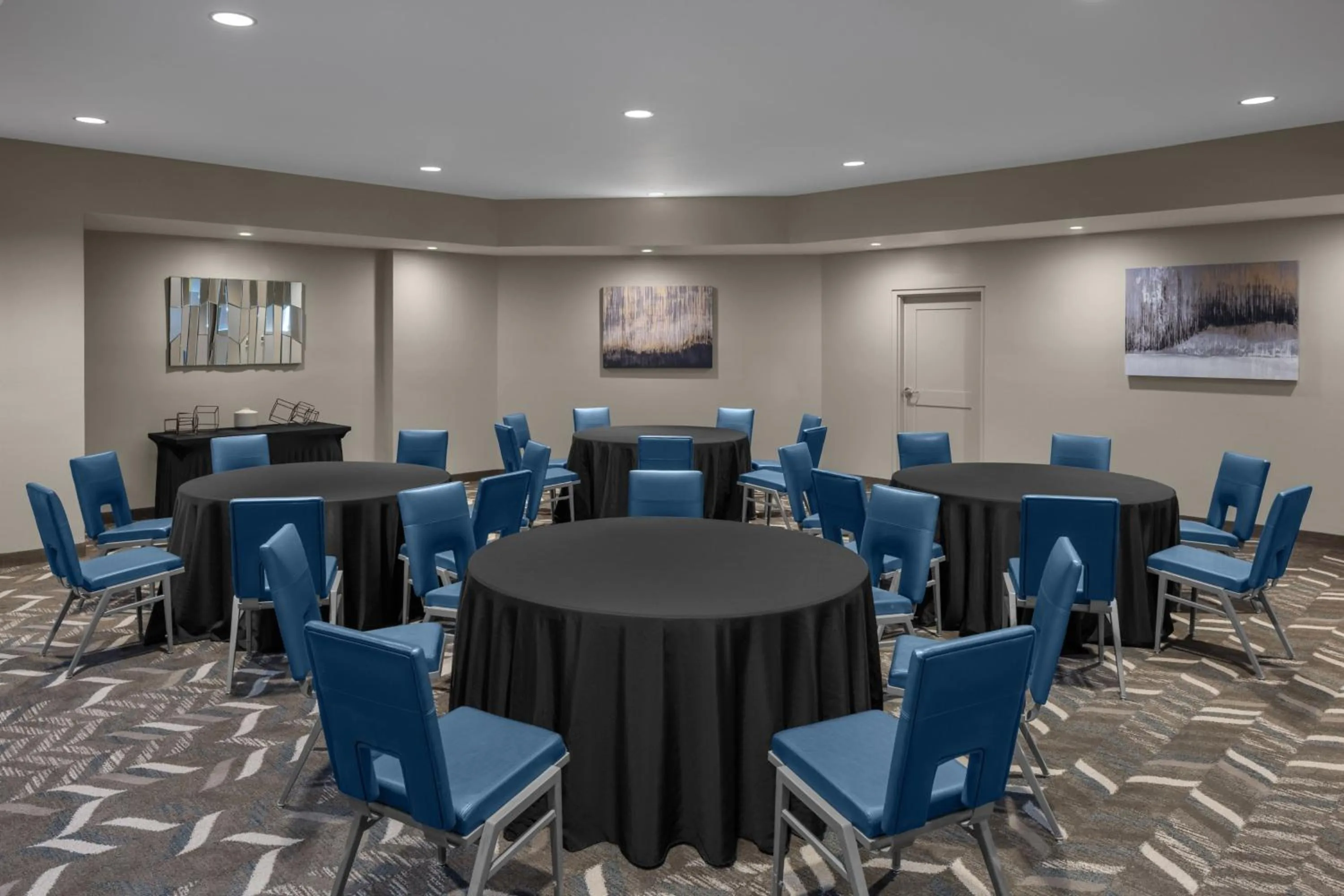 Meeting/conference room in Residence Inn by Marriott Durham Duke University Medical Center Area