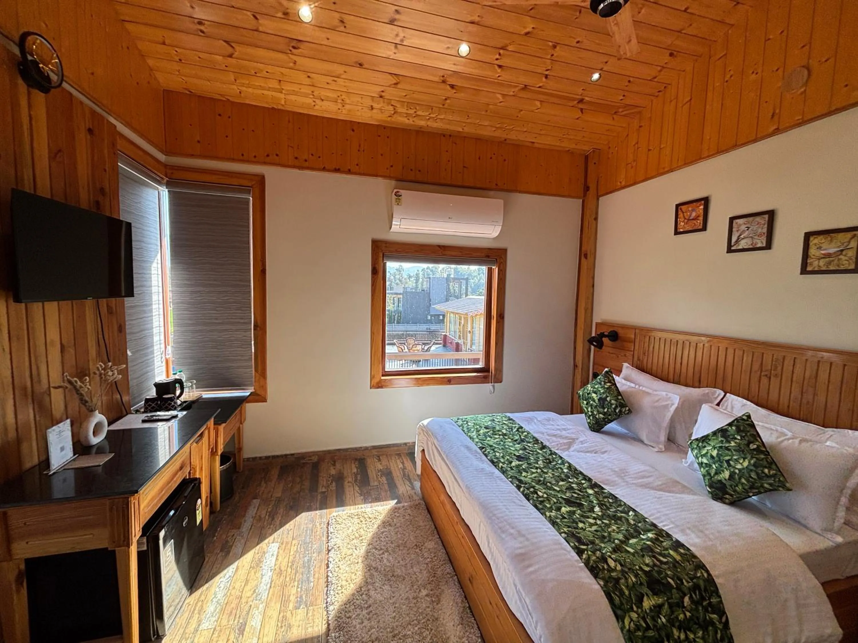 Bed in Vanhills - Luxury Home Stay in Jim Corbett