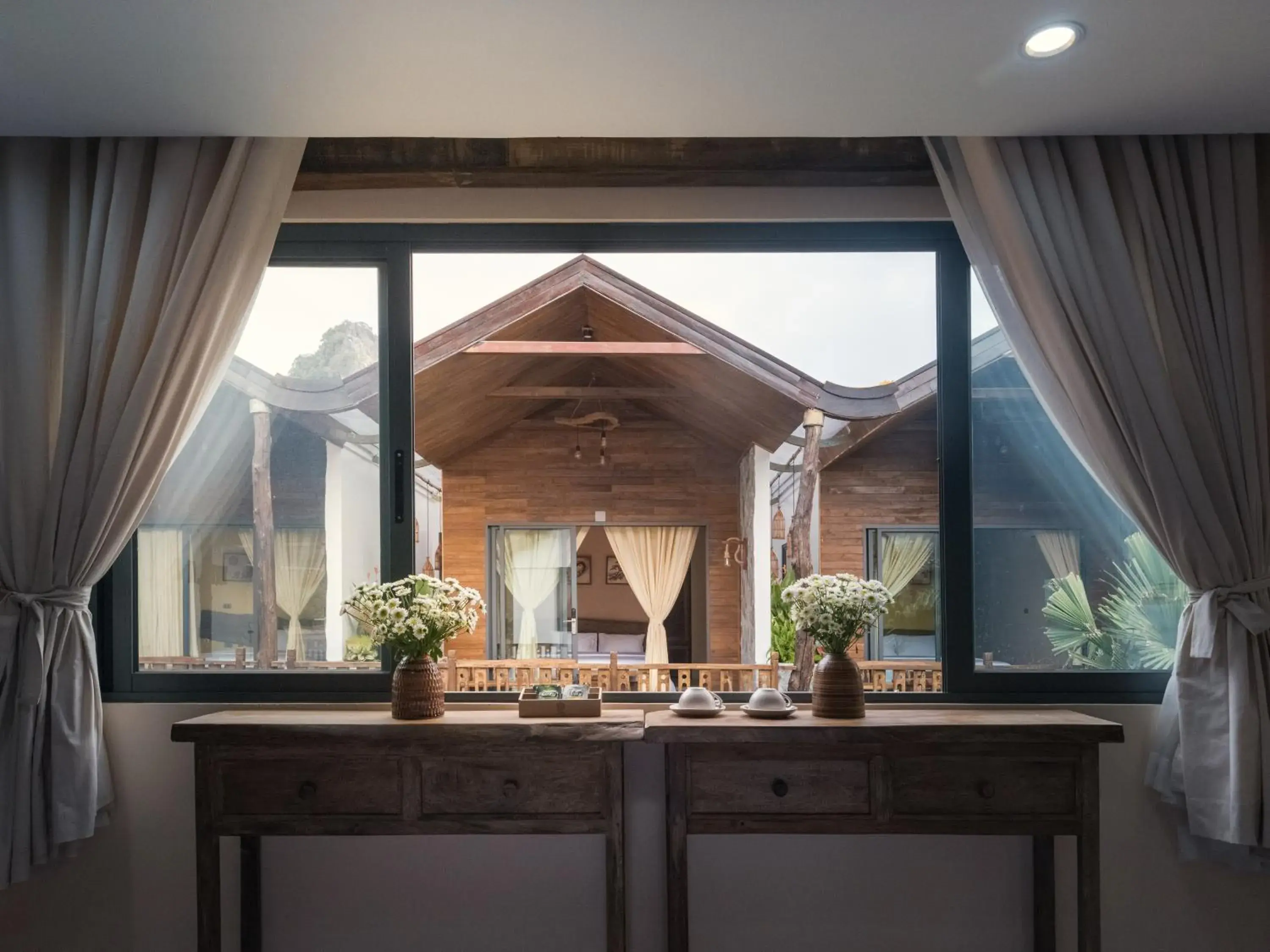 Deluxe Double Room with Bath in Ailee Villa&Hotel TamCoc Deluxe Double Room with Bath in Ailee Villa&Hotel TamCoc