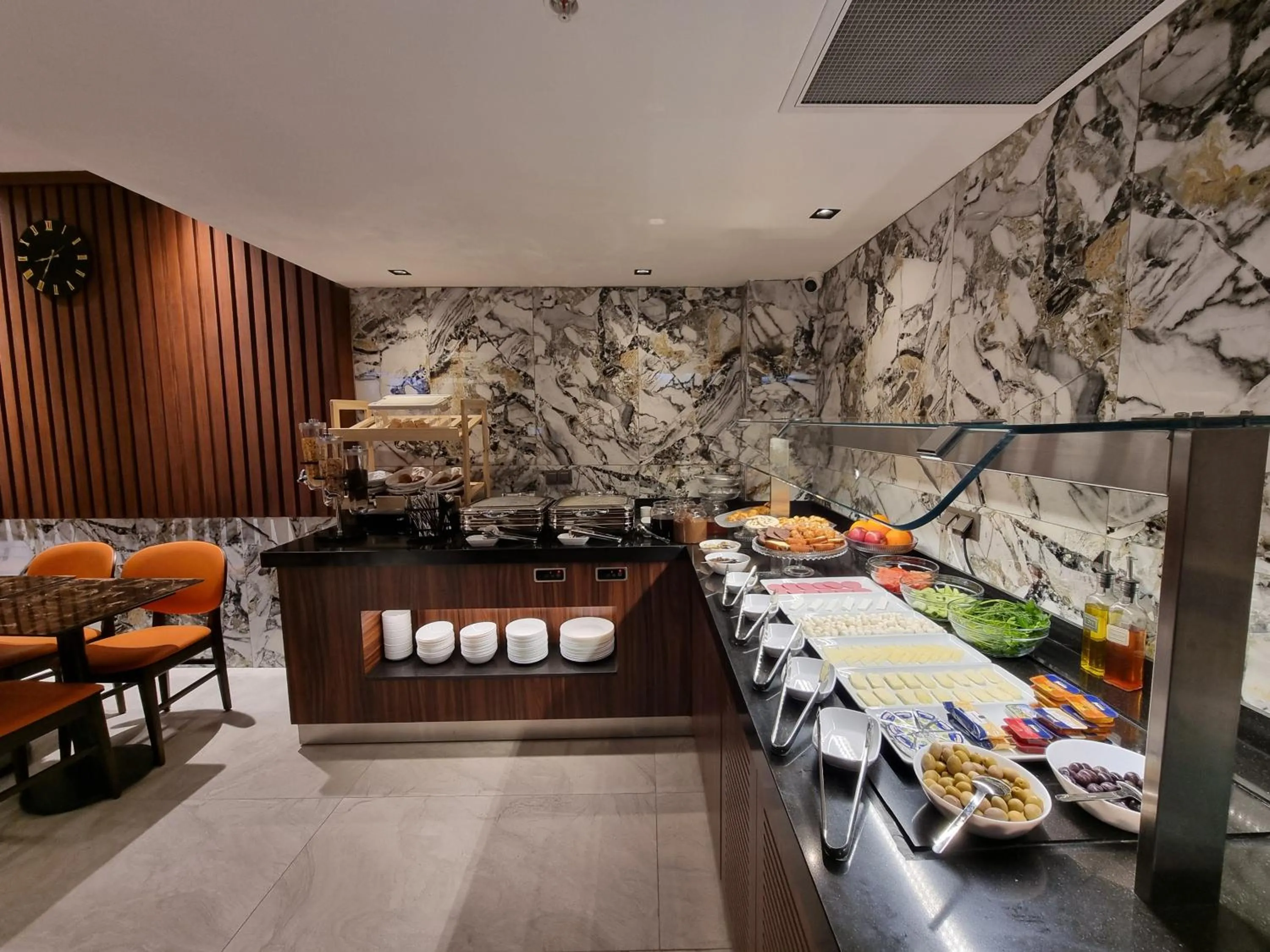 Restaurant/places to eat in RIJJI HOTEL ISTANBUL OLD CiTY