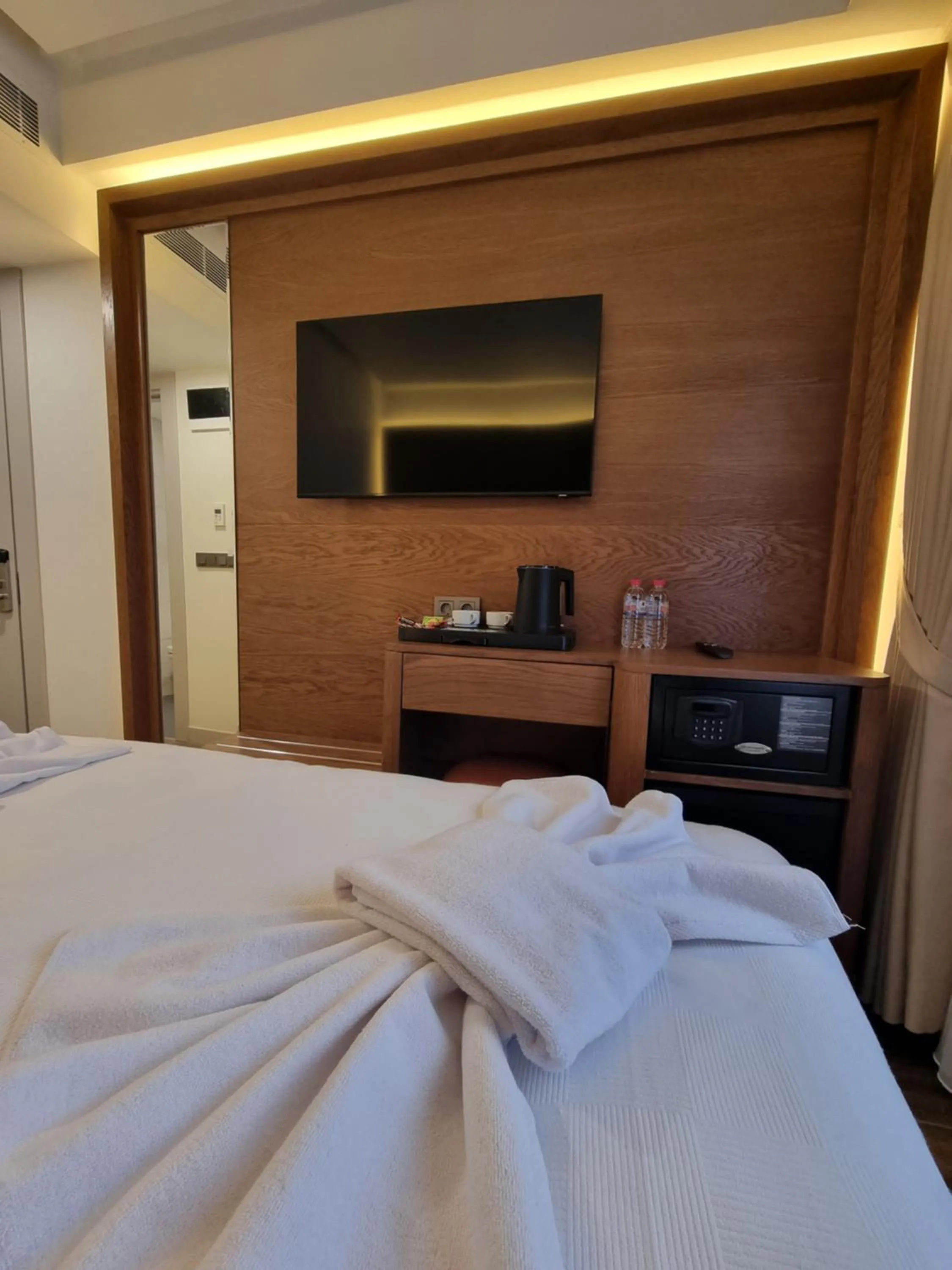 TV and multimedia, Bed in RIJJI HOTEL ISTANBUL OLD CiTY