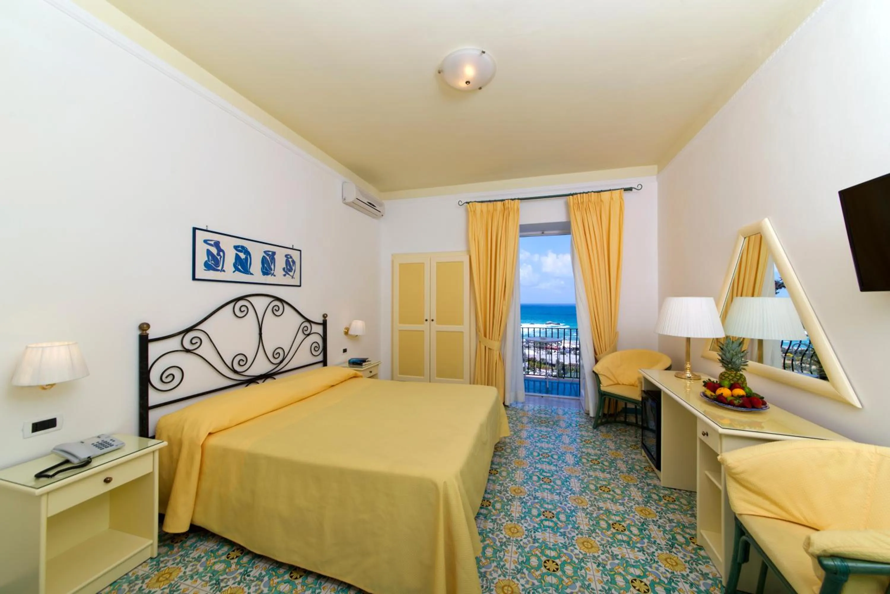 Property building, Bed in Hotel Villa Bianca